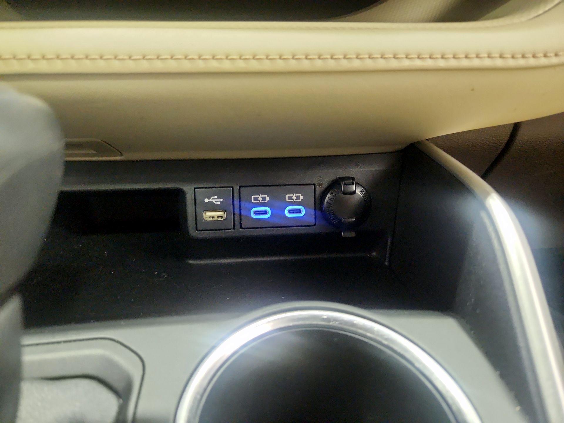 Thumbnail: 2022 Toyota Highlander - 18