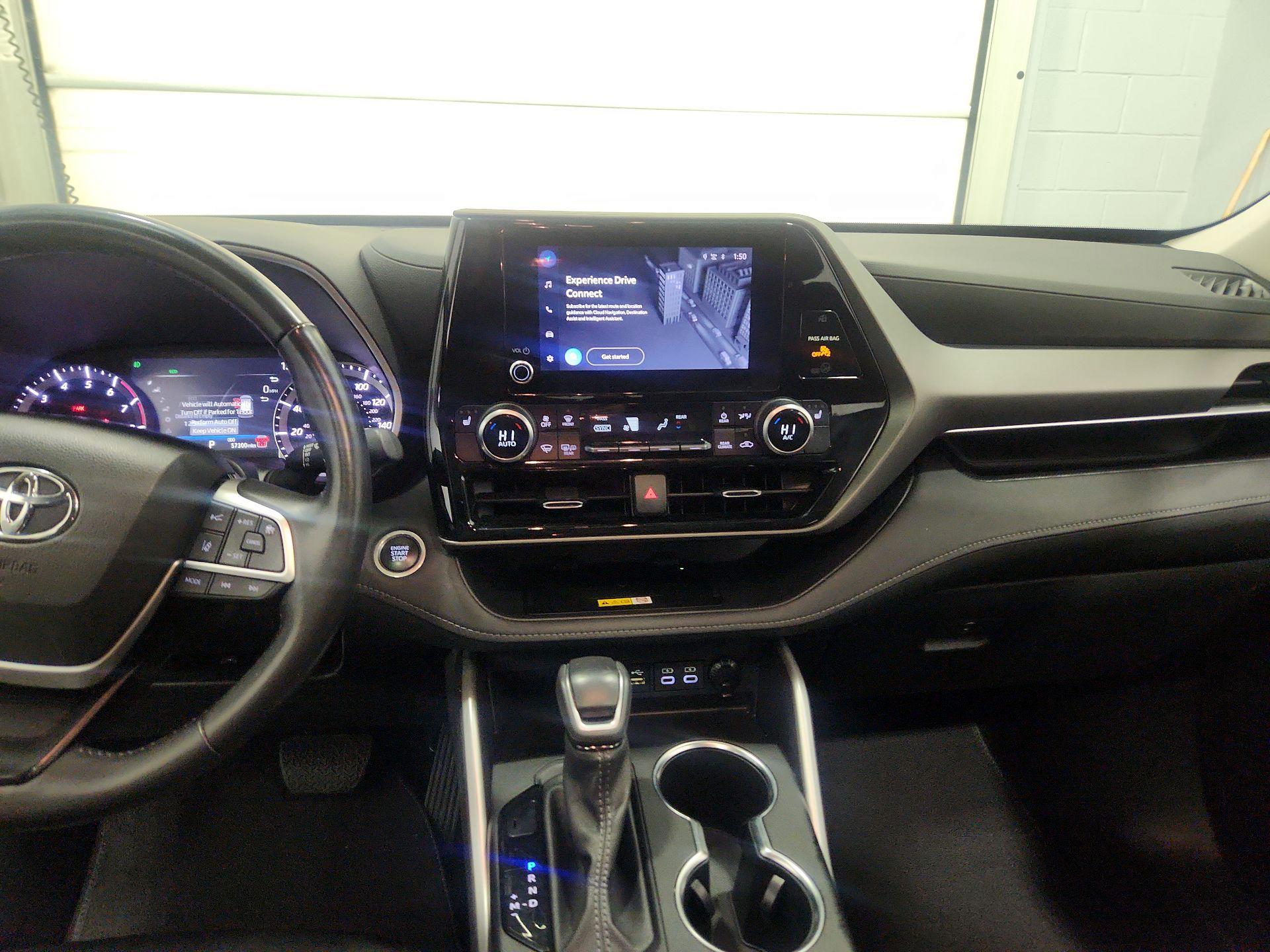 Thumbnail: 2024 Toyota Highlander - 9