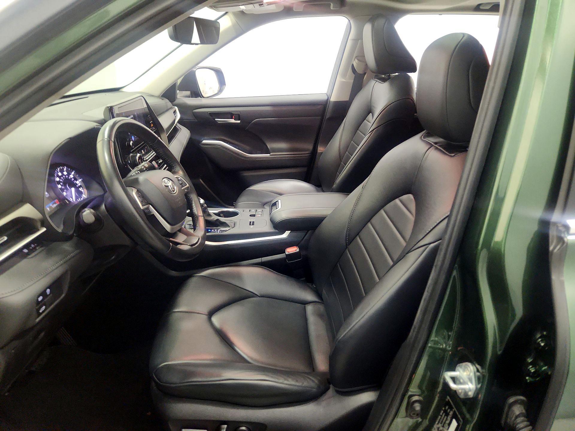 Thumbnail: 2024 Toyota Highlander - 11