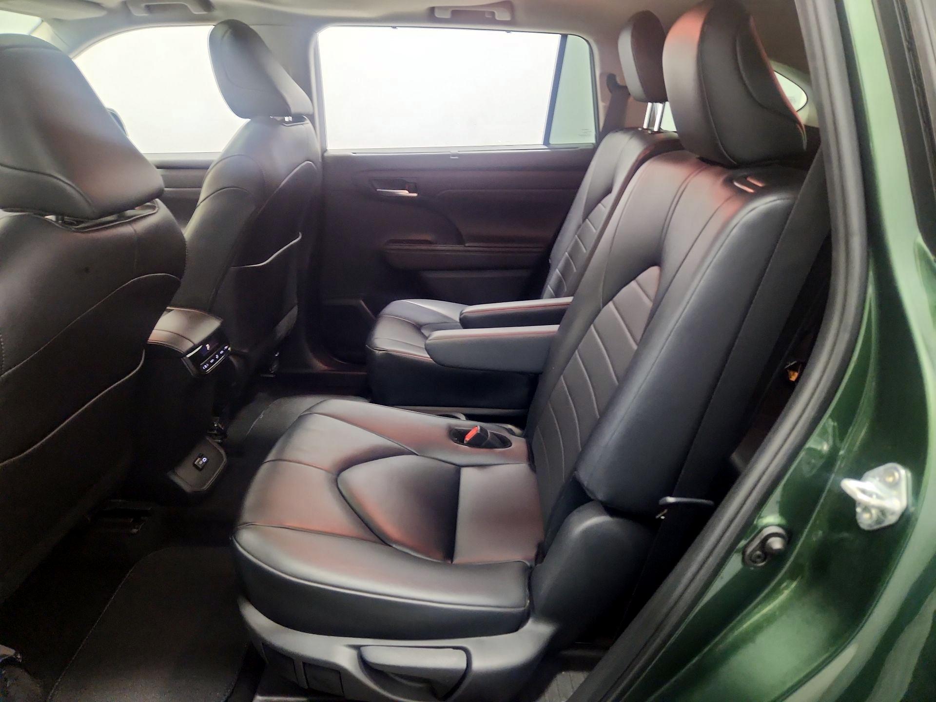 Thumbnail: 2024 Toyota Highlander - 20