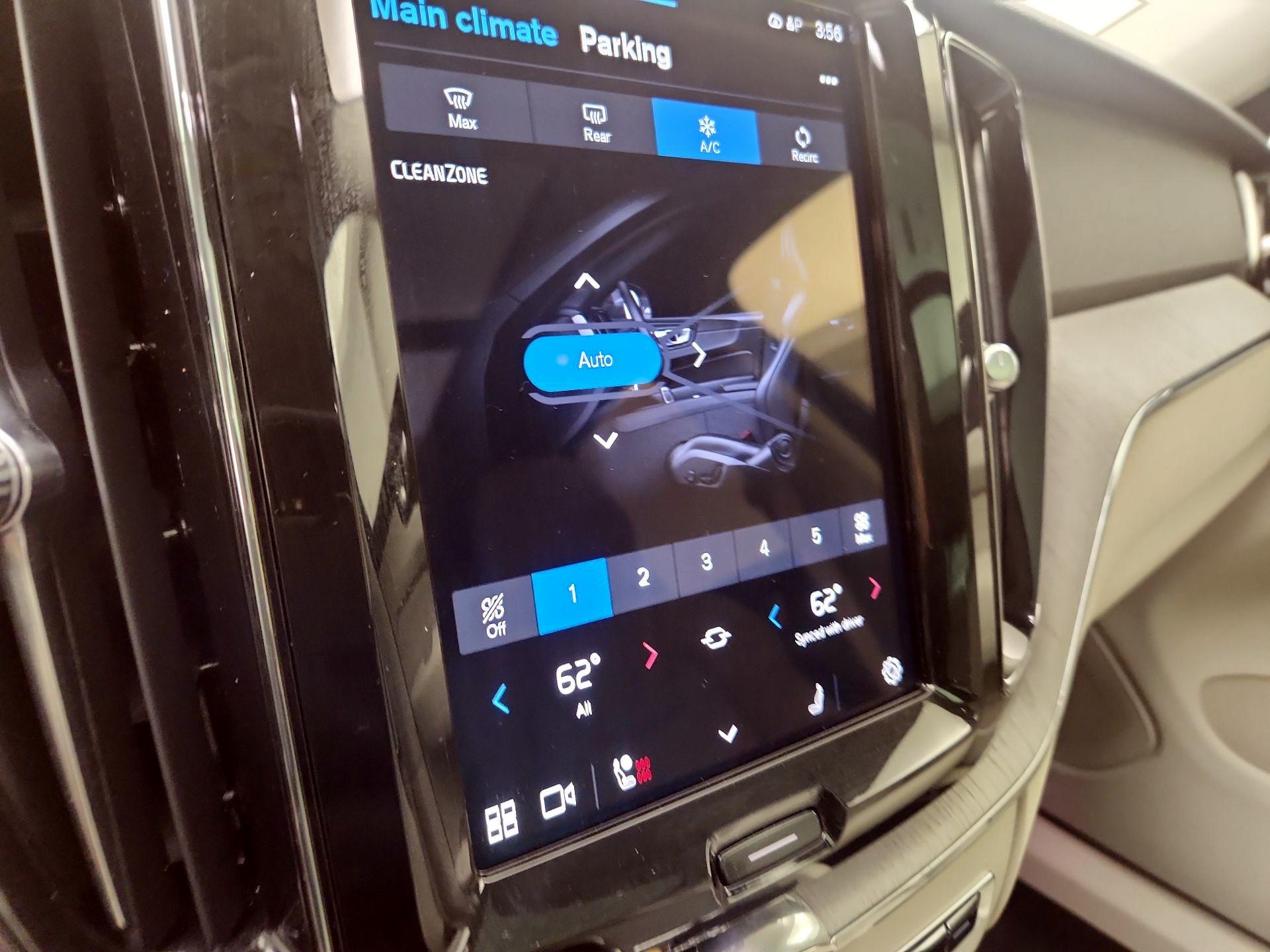 Thumbnail: 2024 Volvo XC60 - 15