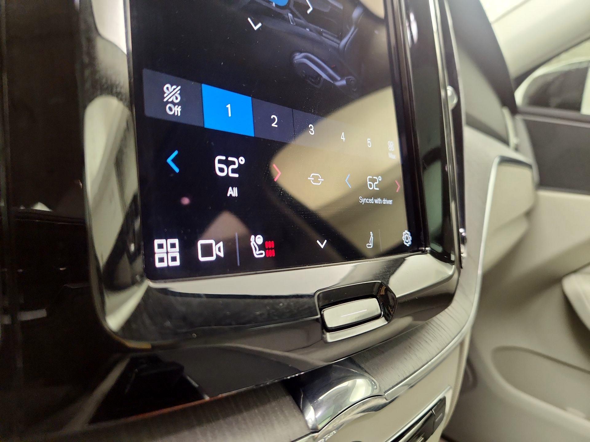 Thumbnail: 2024 Volvo XC60 - 16