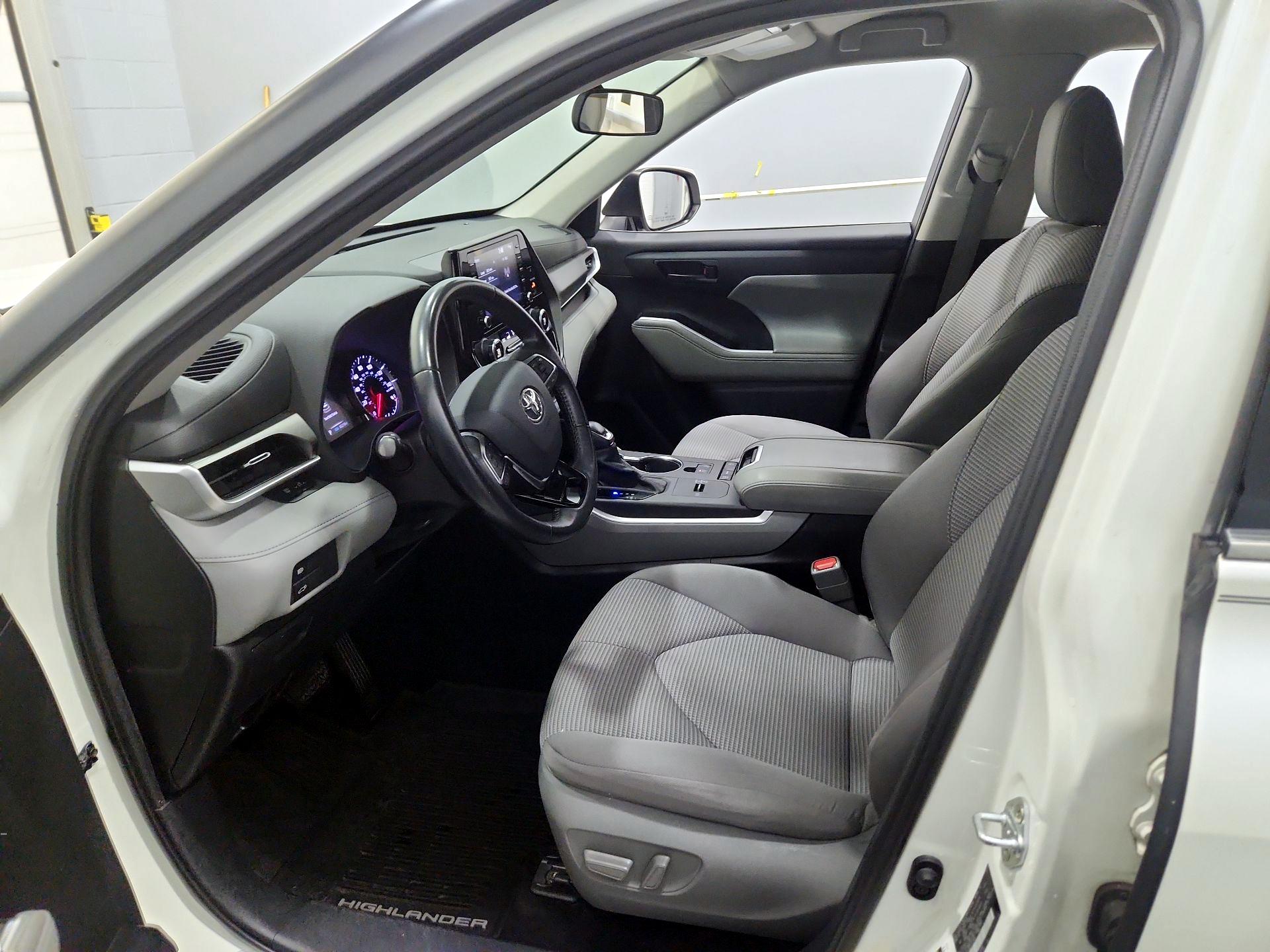 Thumbnail: 2020 Toyota Highlander - 11