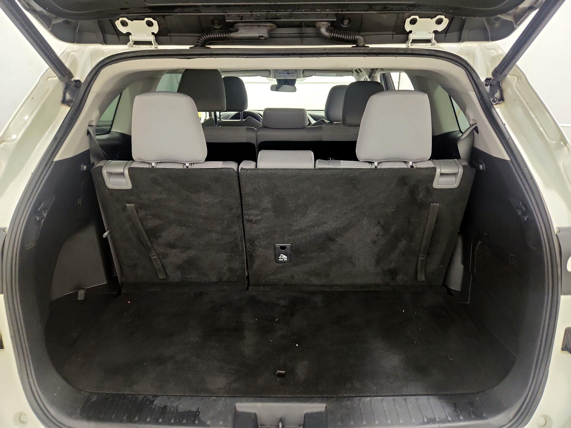 Thumbnail: 2020 Toyota Highlander - 20