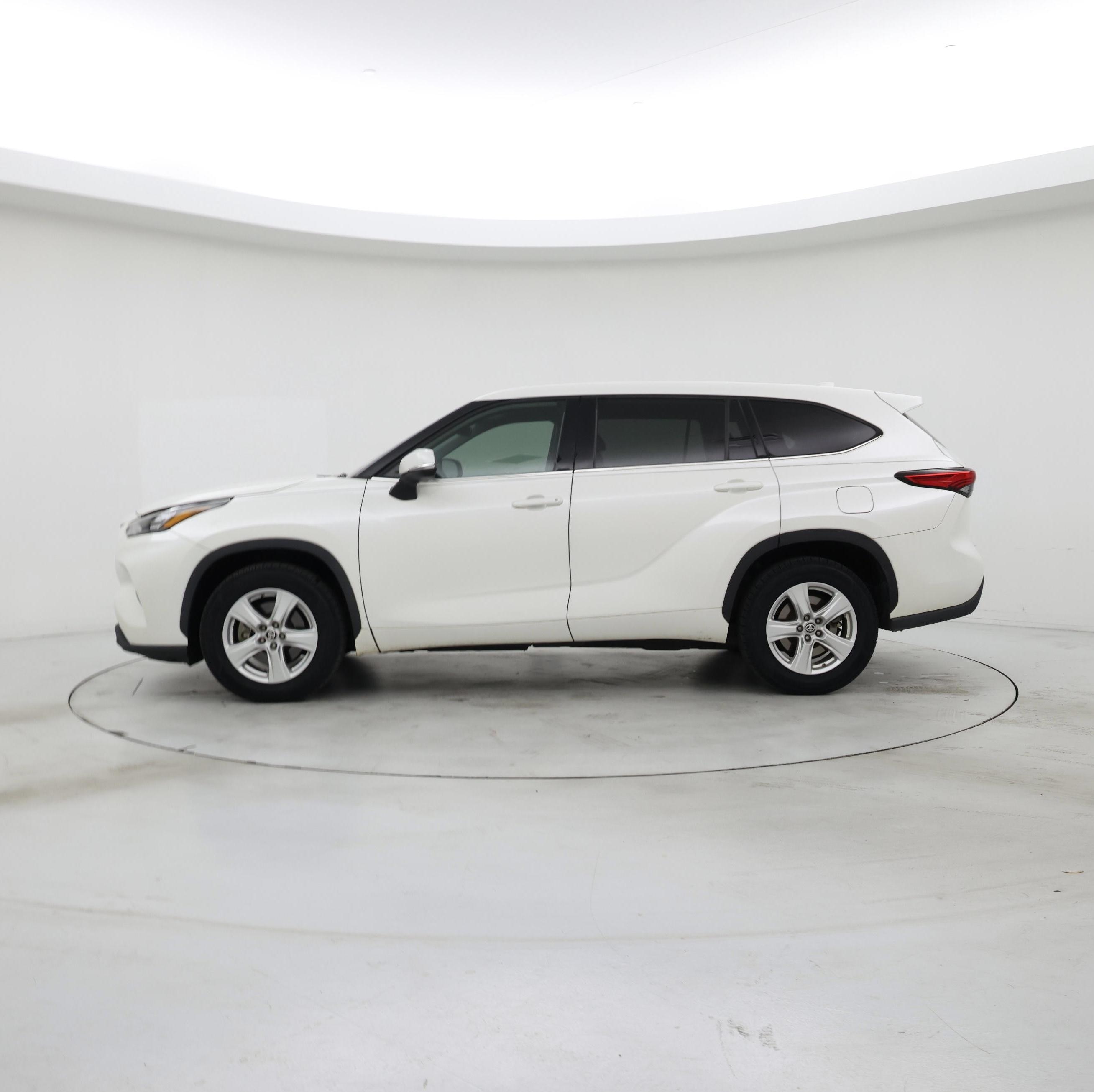 Thumbnail: 2020 Toyota Highlander - 3