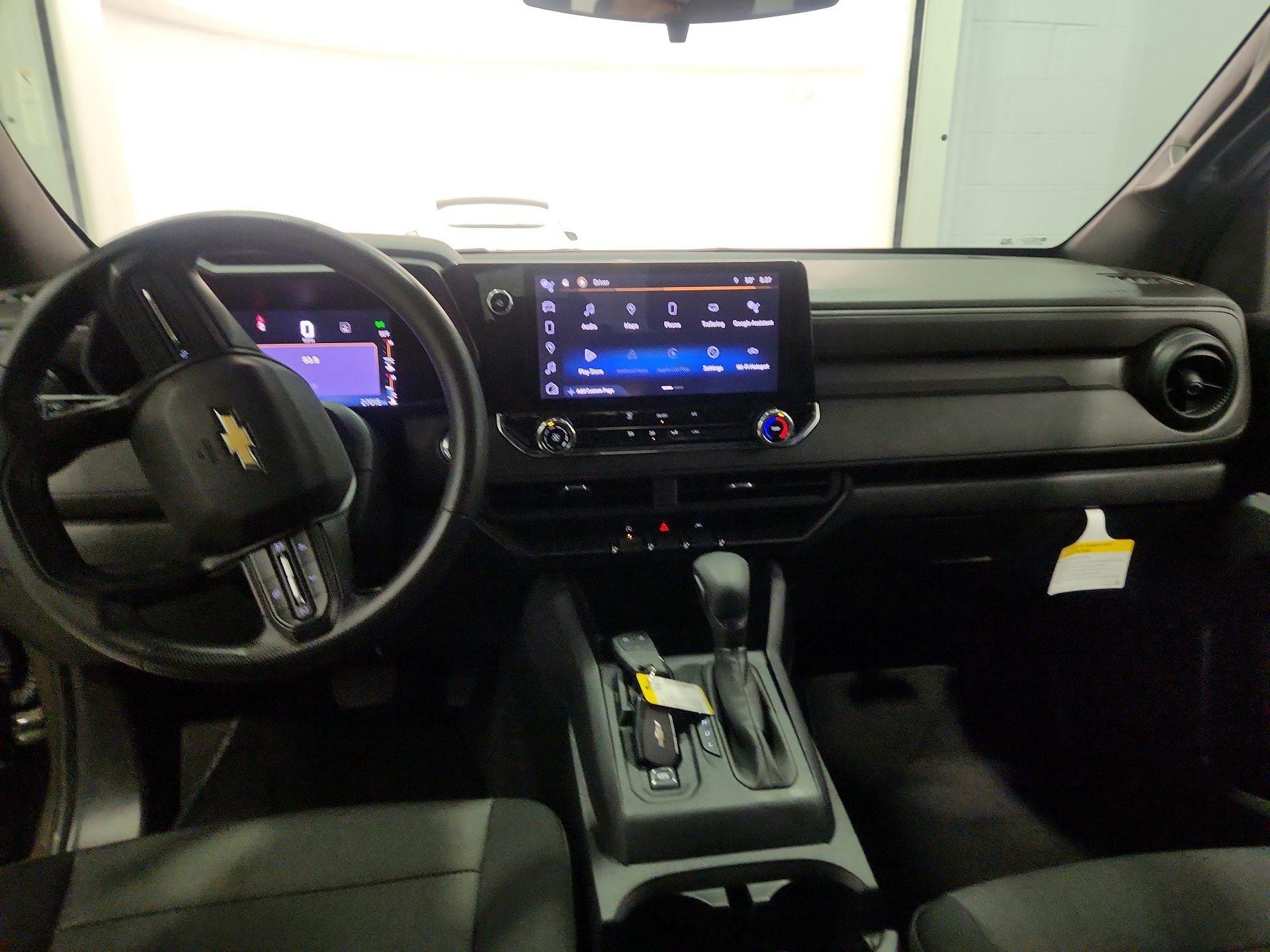 Thumbnail: 2023 Chevrolet Colorado - 9