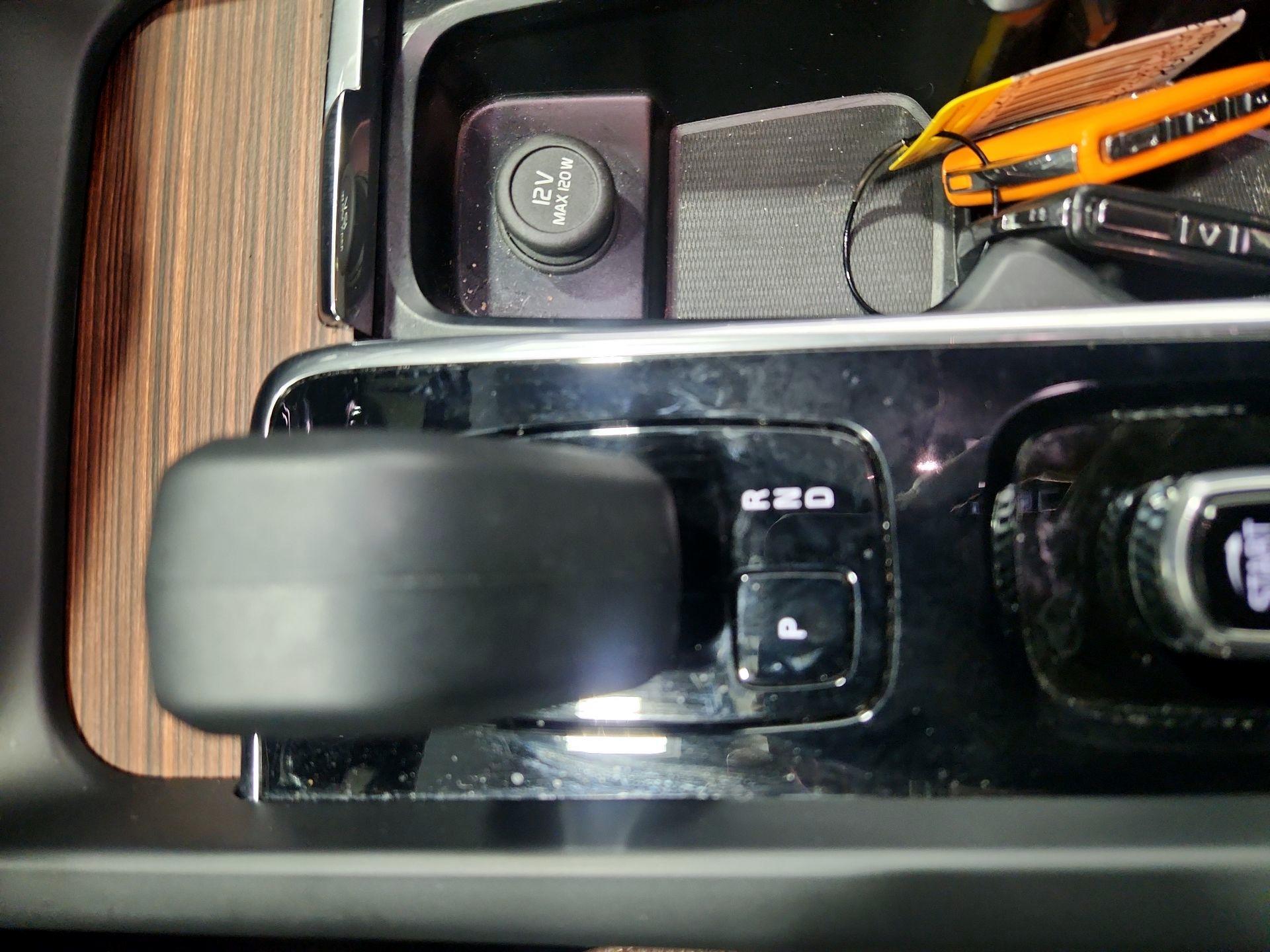 Thumbnail: 2023 Volvo XC60 - 17