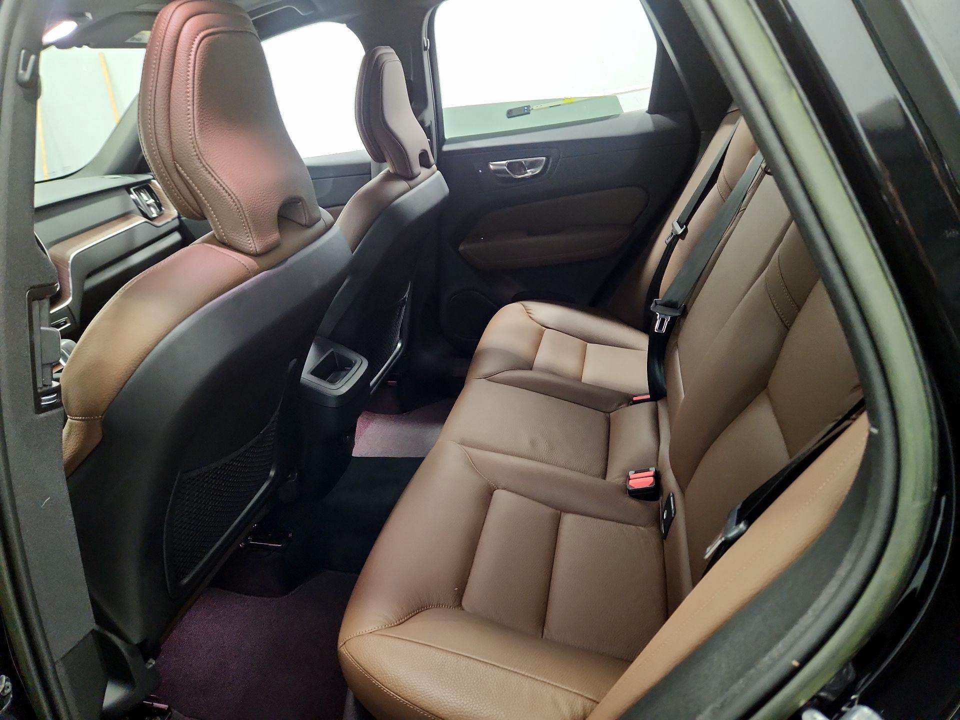 Thumbnail: 2023 Volvo XC60 - 19