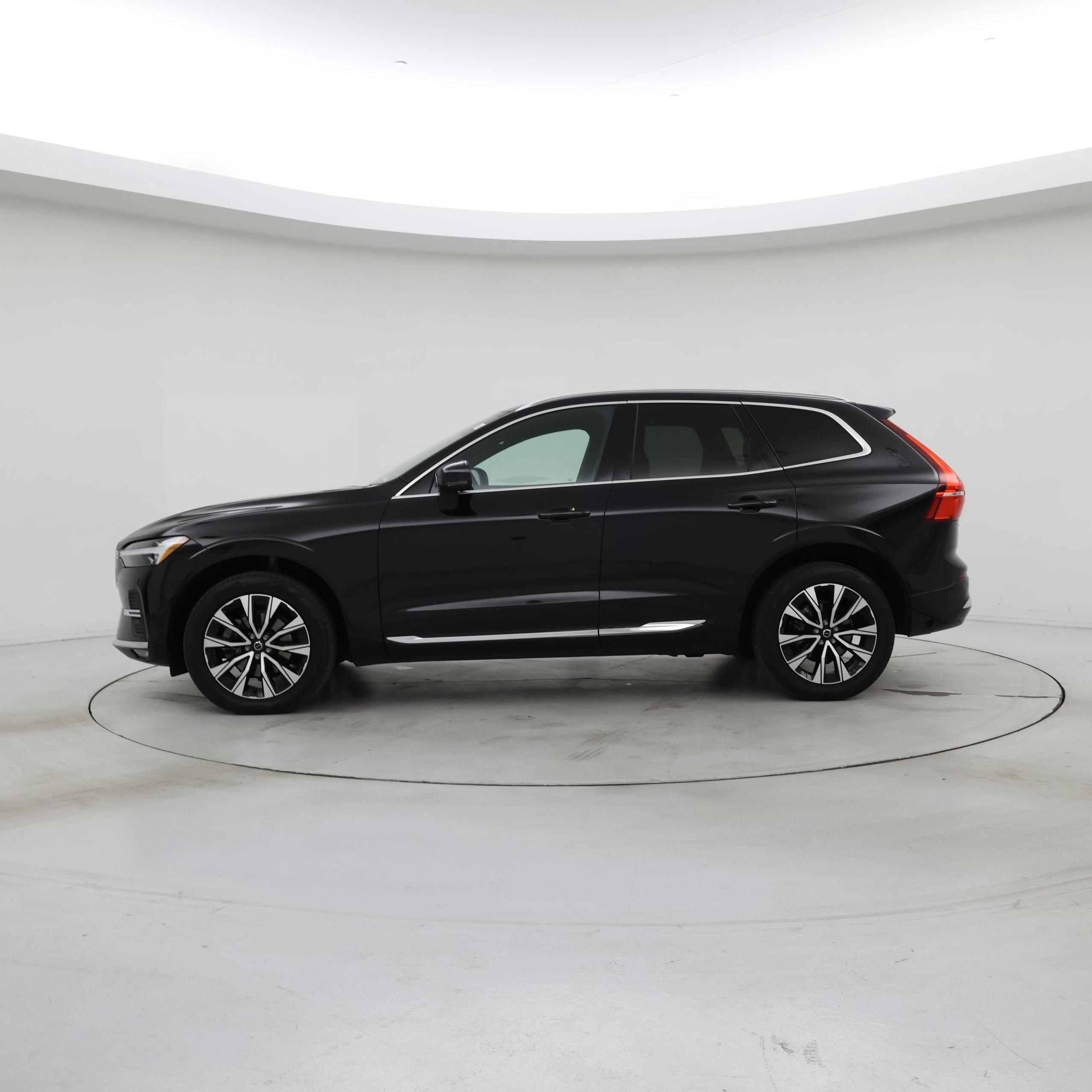 Thumbnail: 2023 Volvo XC60 - 3