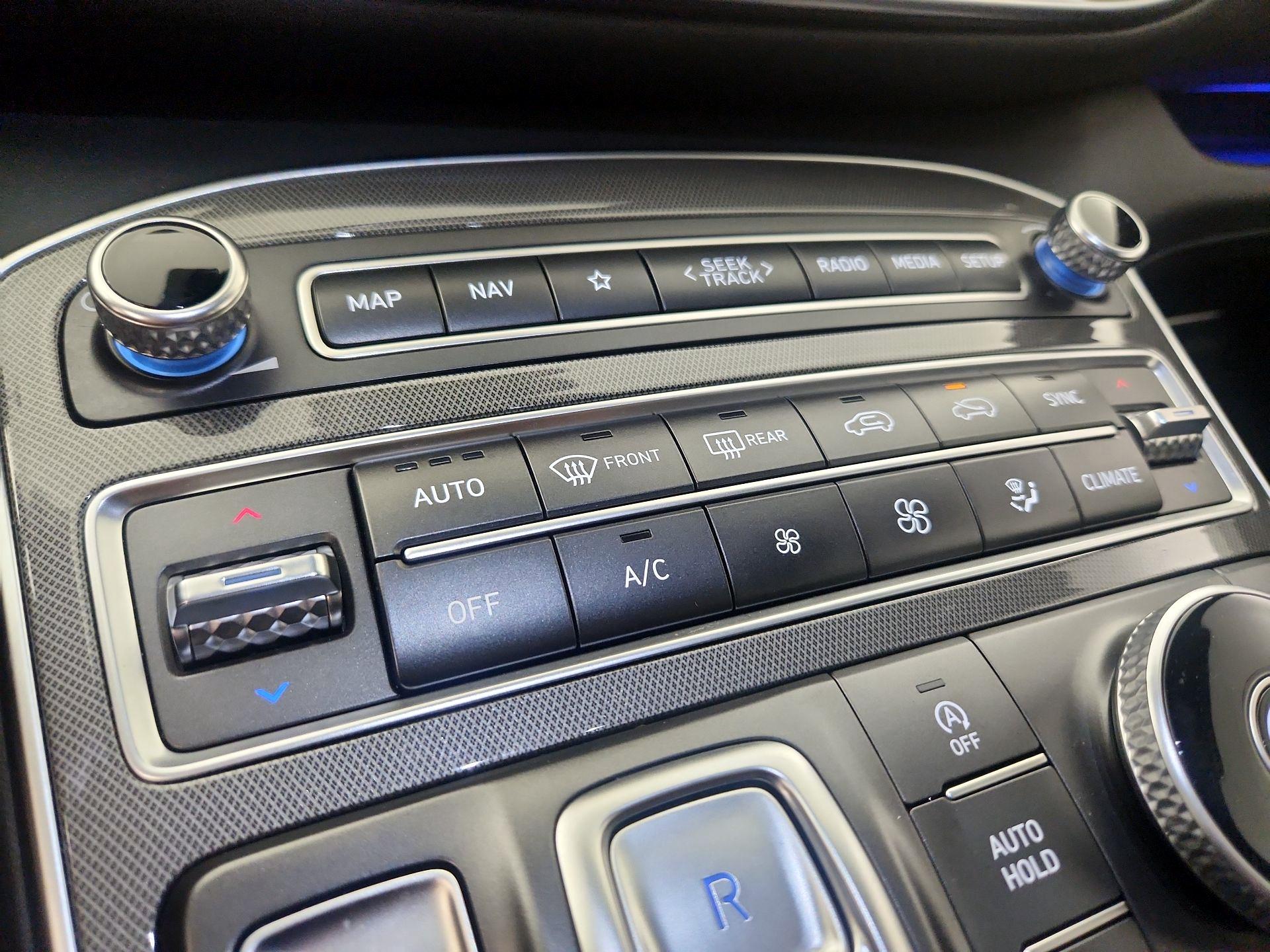 Thumbnail: 2023 Hyundai Santa Fe - 16