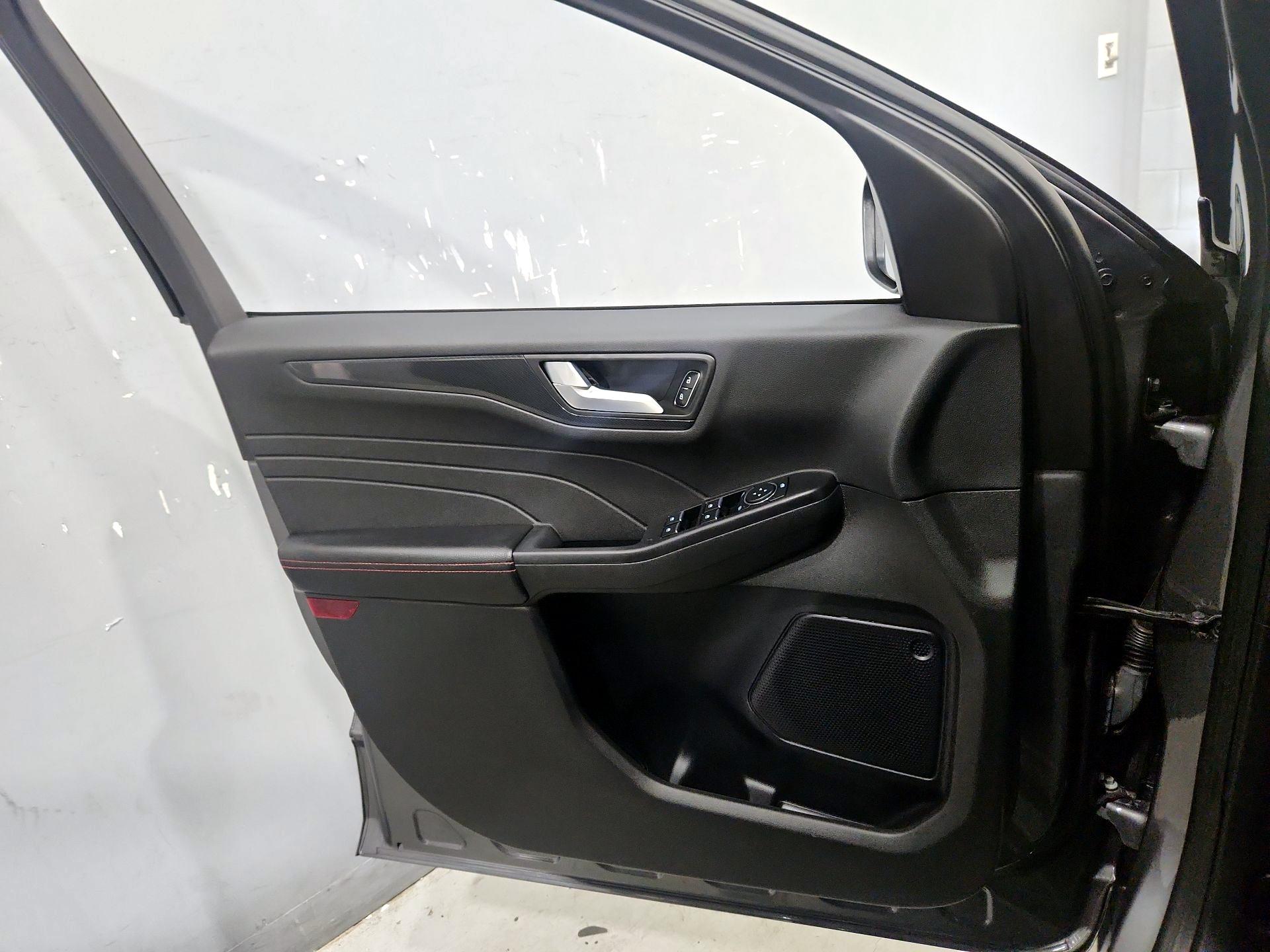 Thumbnail: 2023 Ford Escape - 12