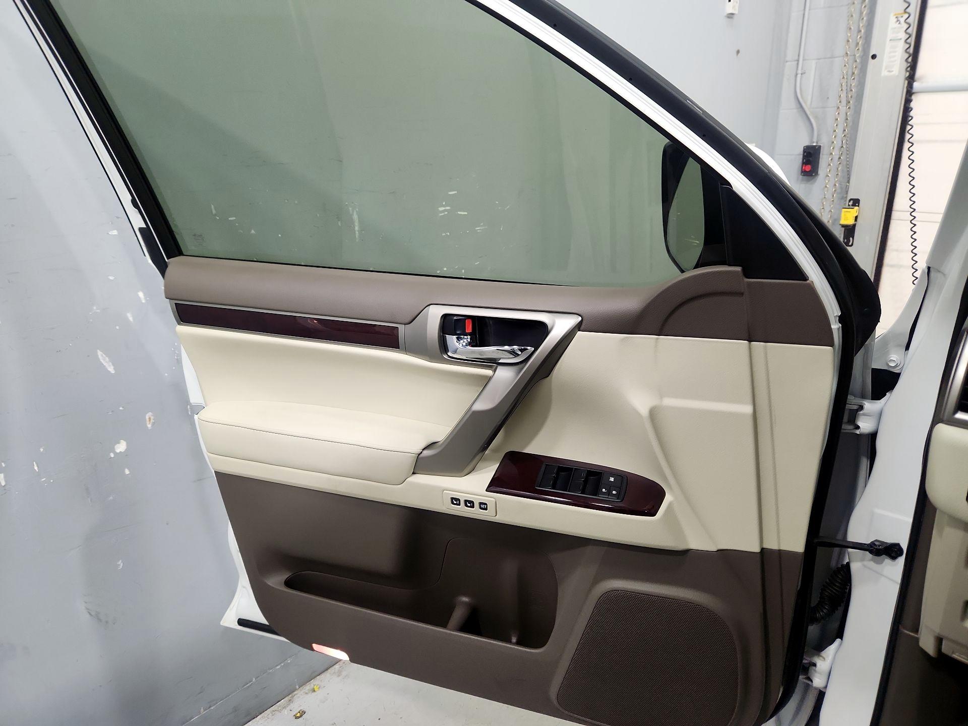 Thumbnail: 2015 Lexus GX - 12