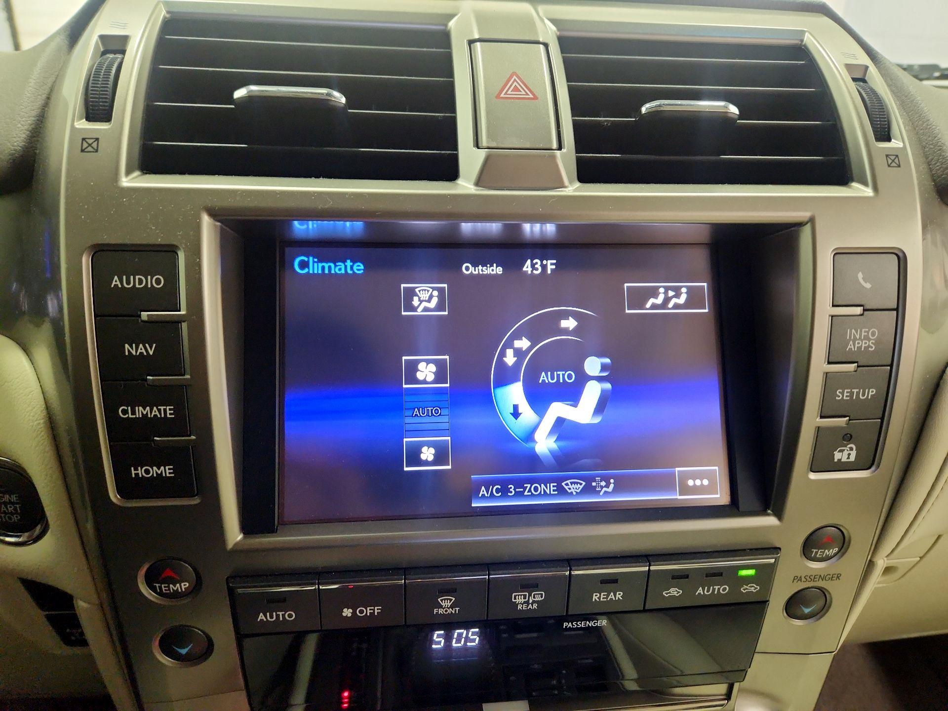 Thumbnail: 2015 Lexus GX - 17