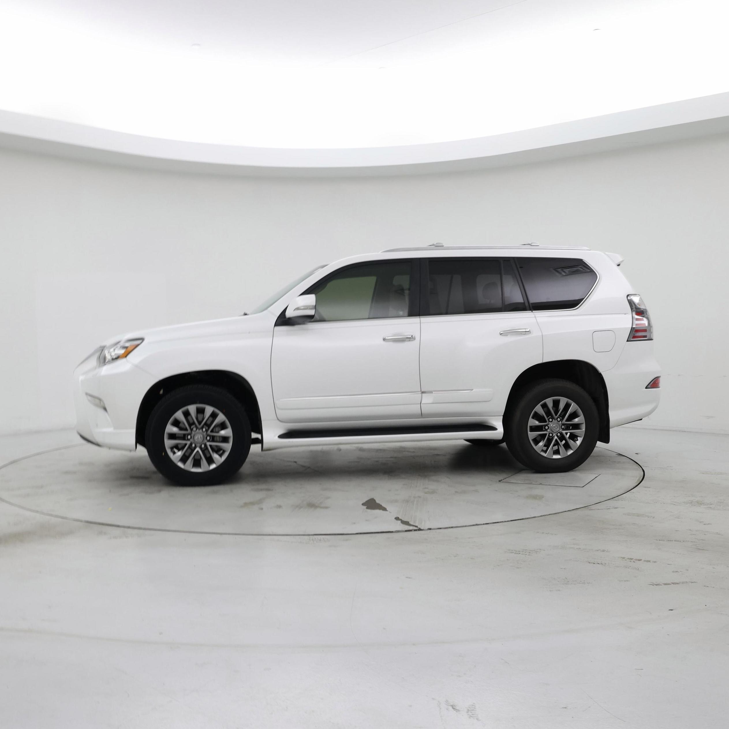 Thumbnail: 2015 Lexus GX - 3