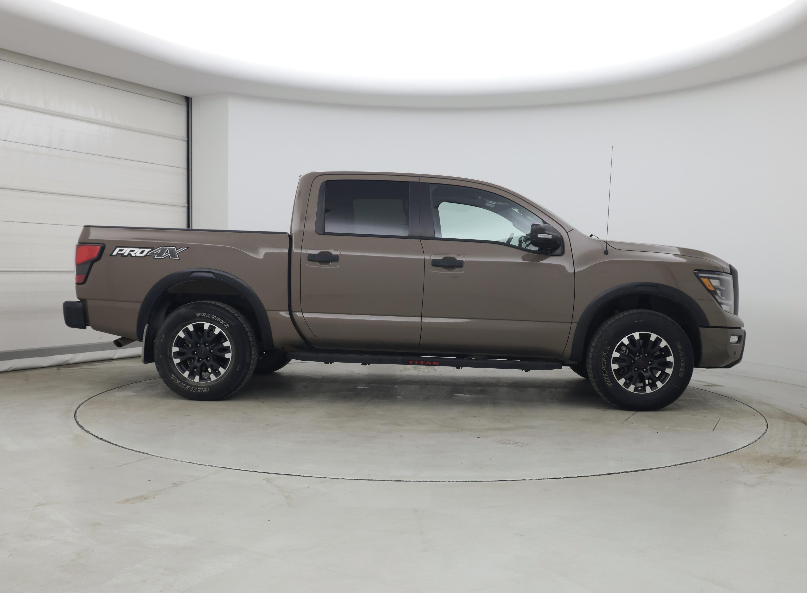 Thumbnail: 2021 Nissan Titan - 7