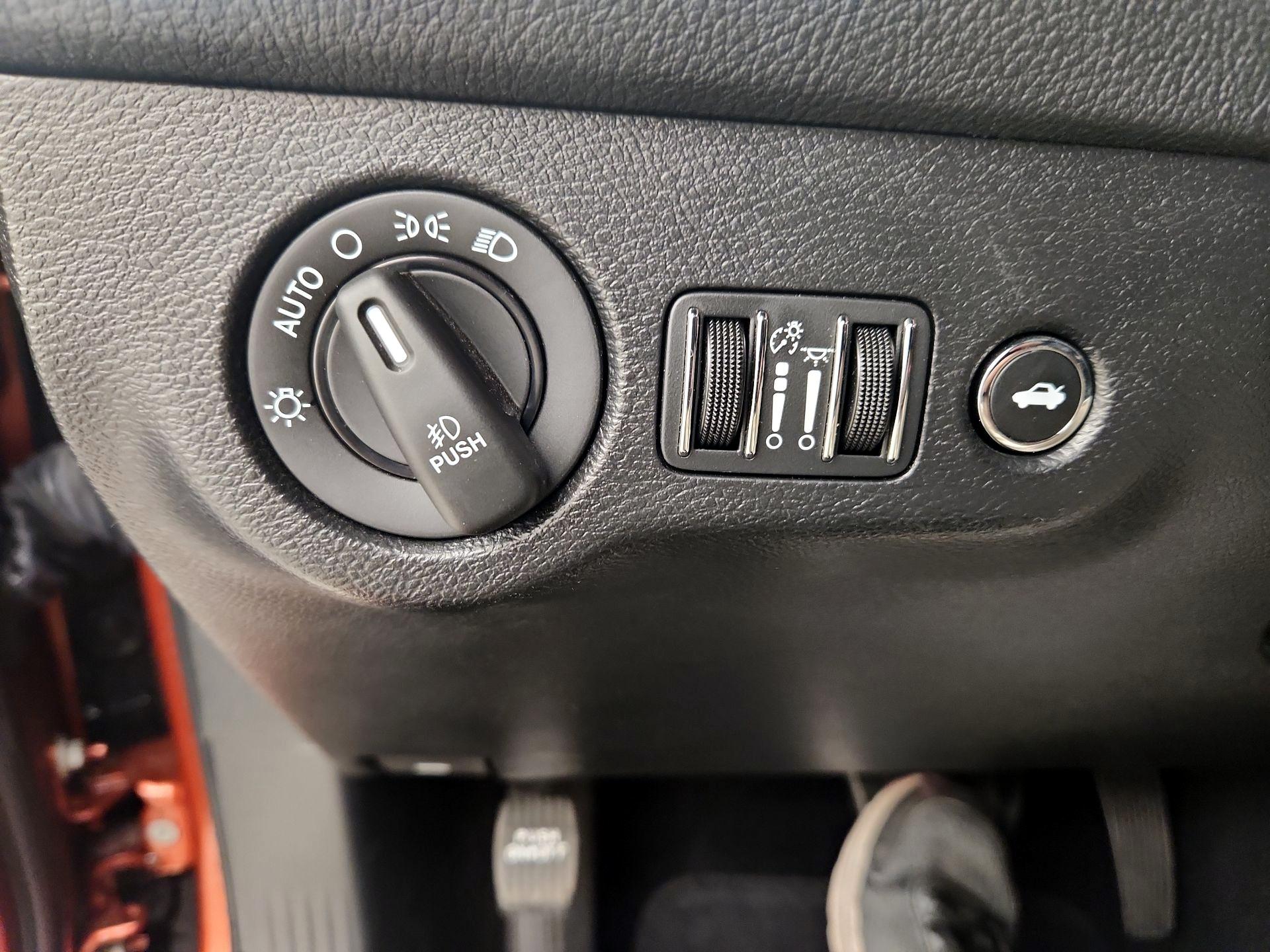 Thumbnail: 2020 Dodge Challenger - 13