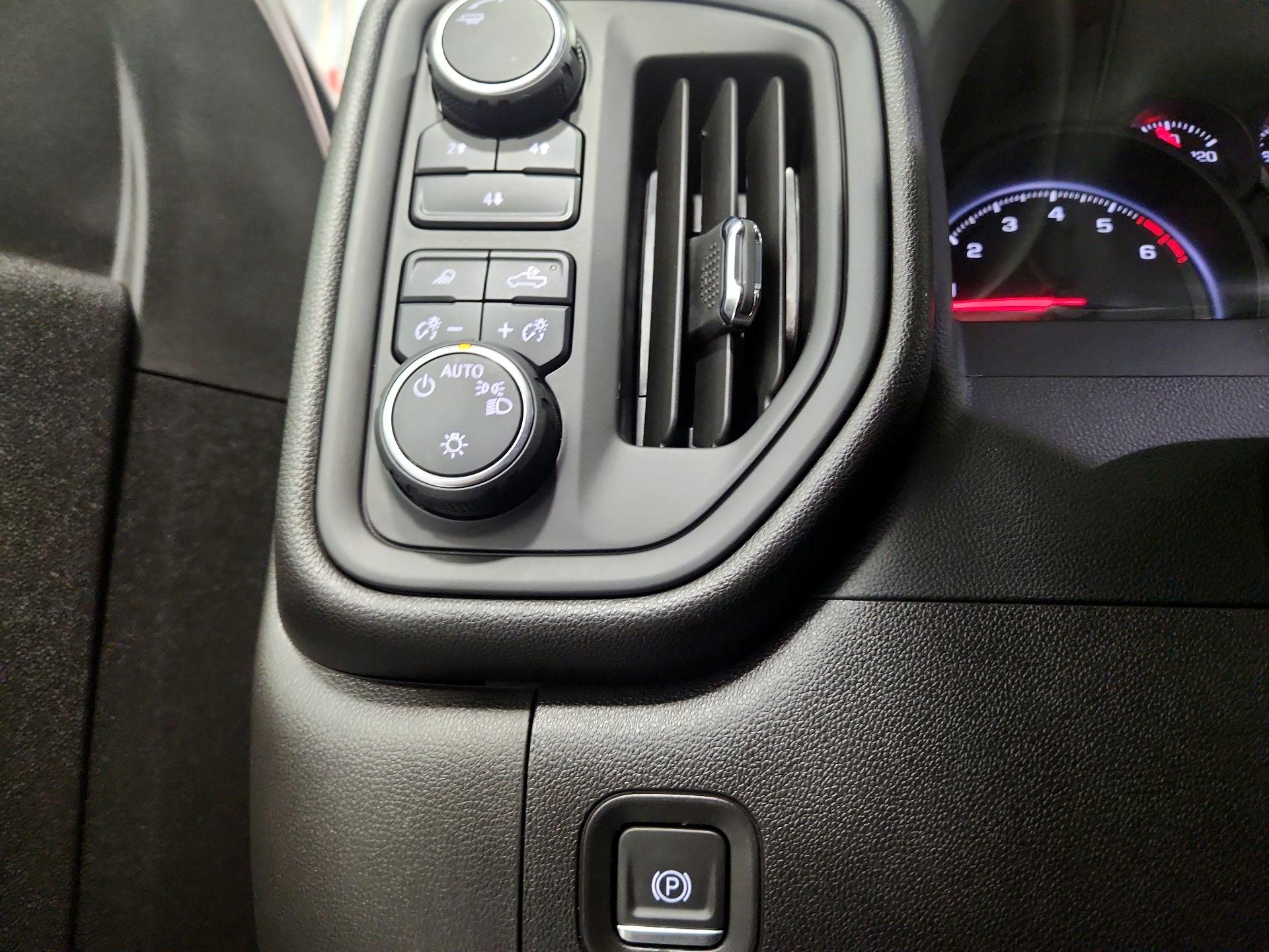 Thumbnail: 2024 Chevrolet Silverado 2500 - 13