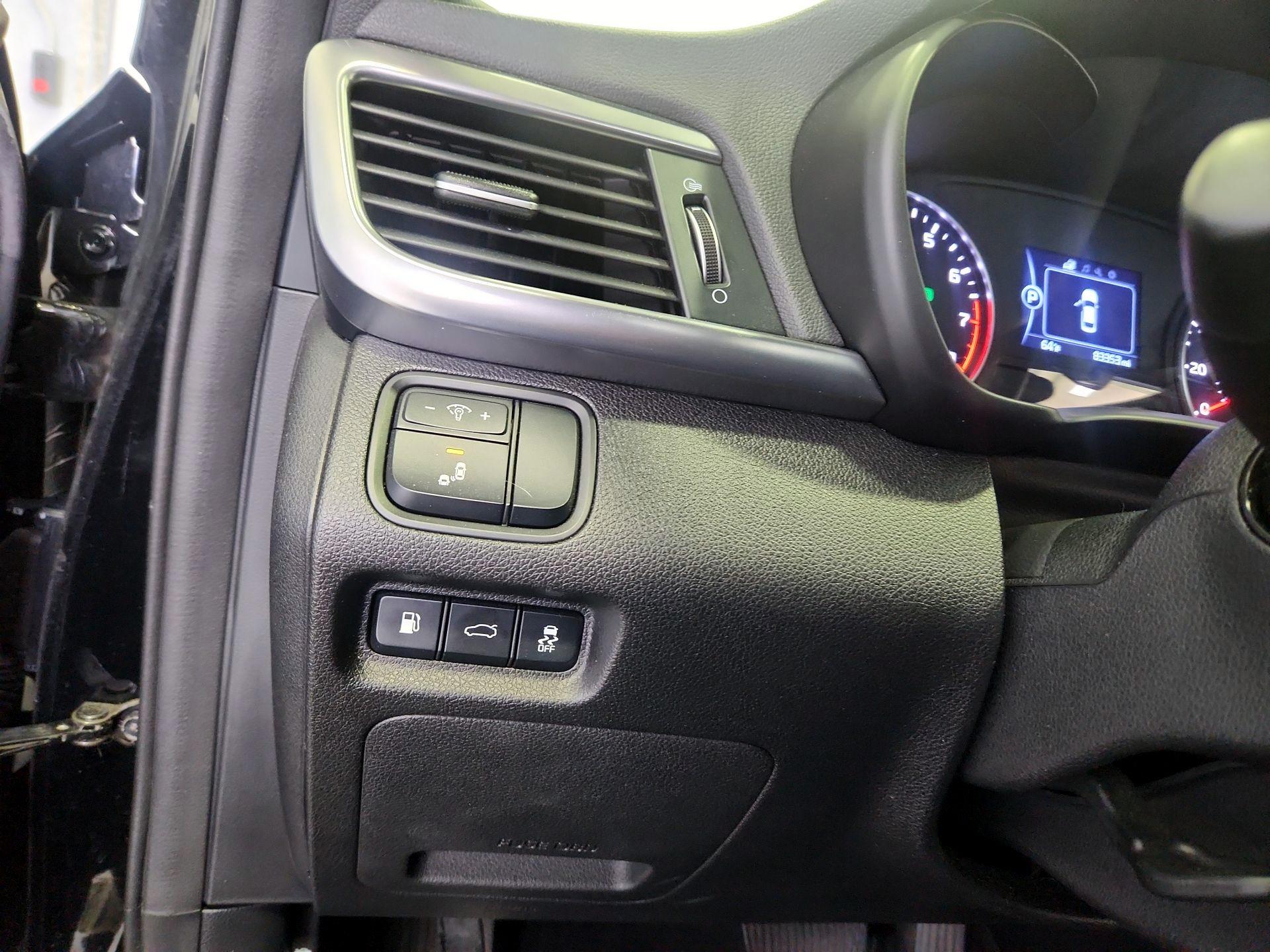 Thumbnail: 2018 Kia Optima - 13