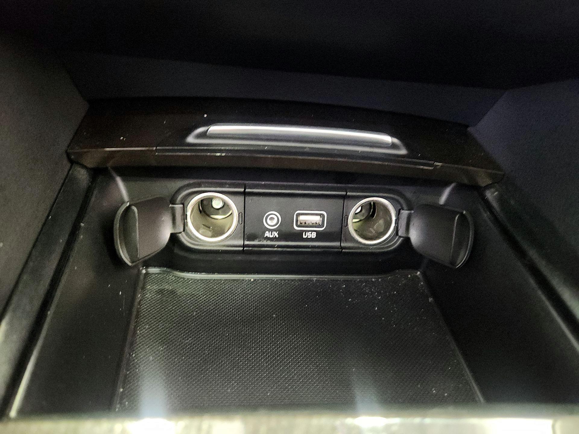 Thumbnail: 2018 Kia Optima - 18