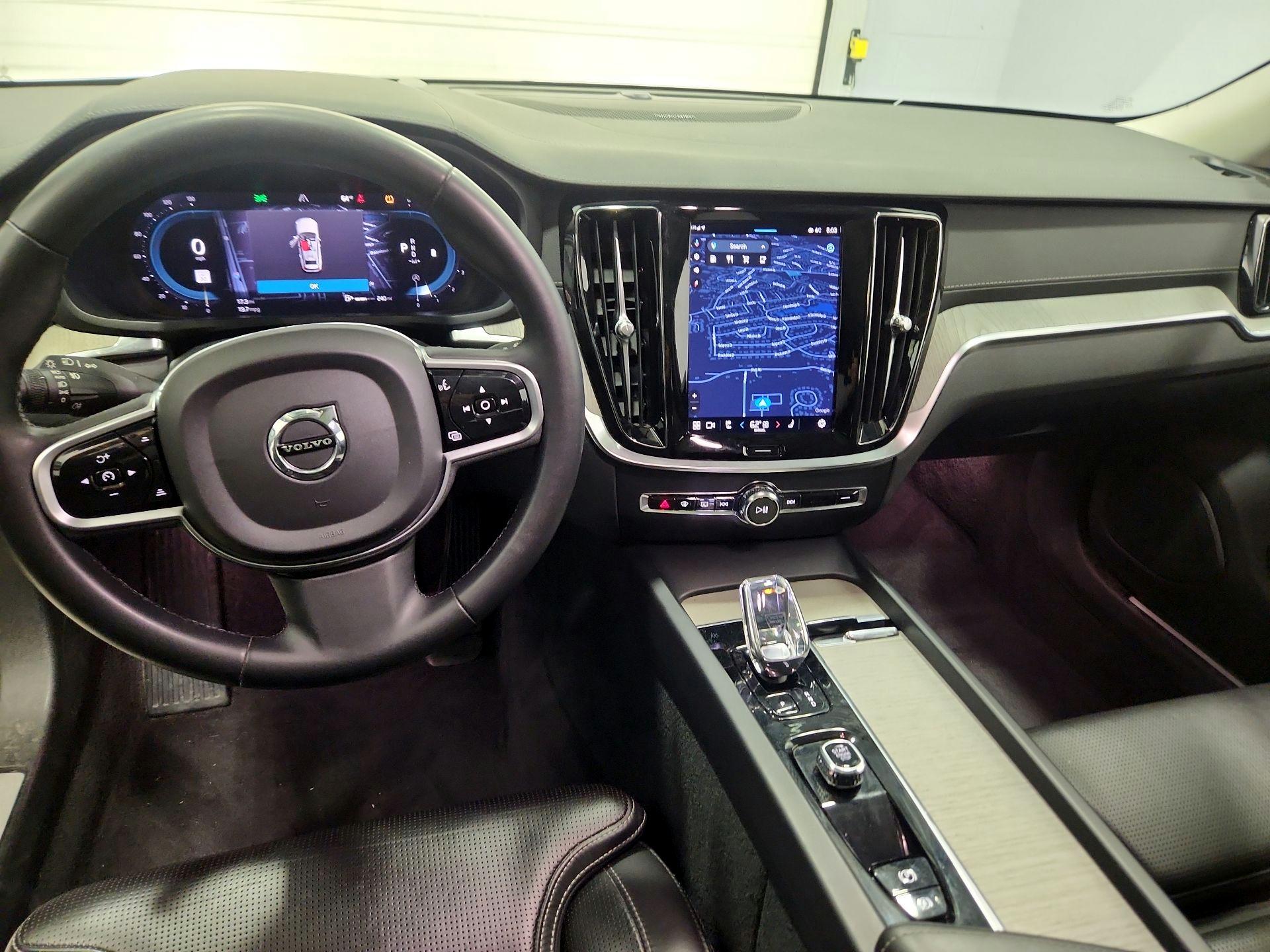 Thumbnail: 2023 Volvo S60 - 9