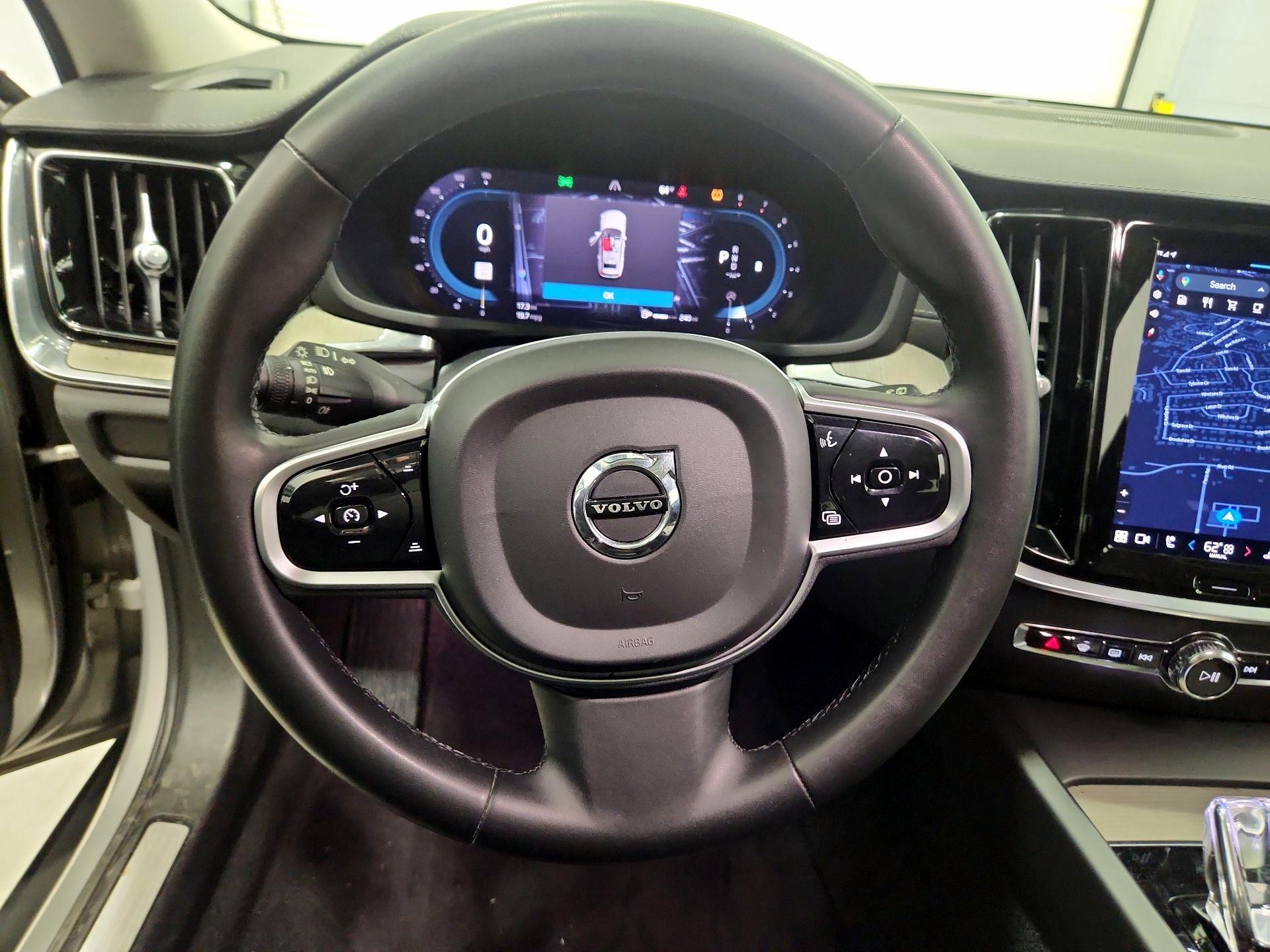 Thumbnail: 2023 Volvo S60 - 10