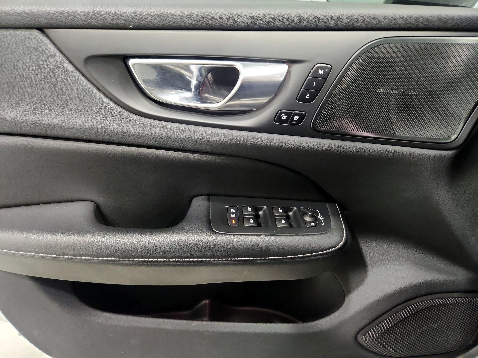 Thumbnail: 2023 Volvo S60 - 12