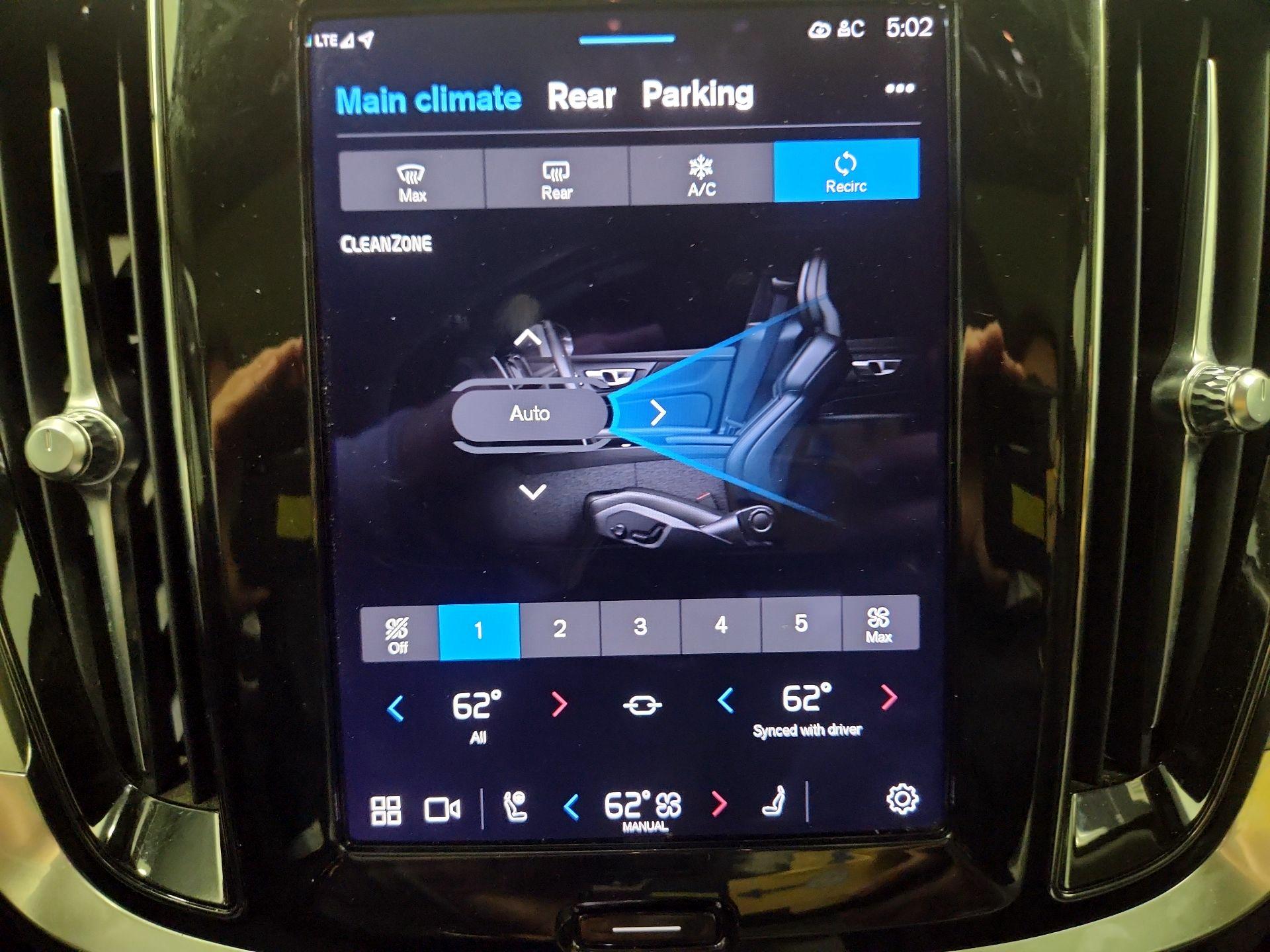 Thumbnail: 2023 Volvo S60 - 17