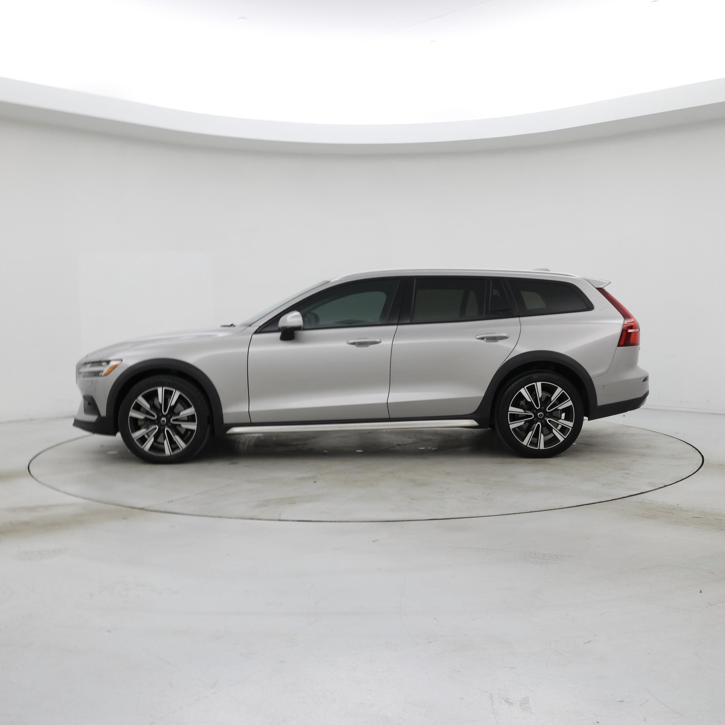 Thumbnail: 2023 Volvo S60 - 3