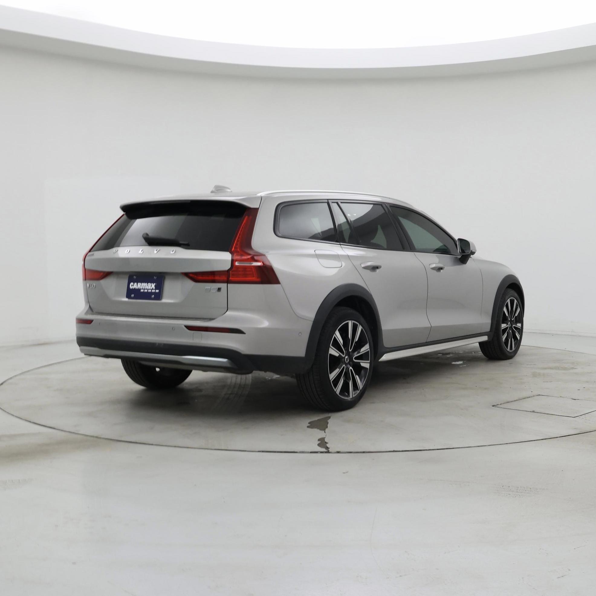 Thumbnail: 2023 Volvo S60 - 8