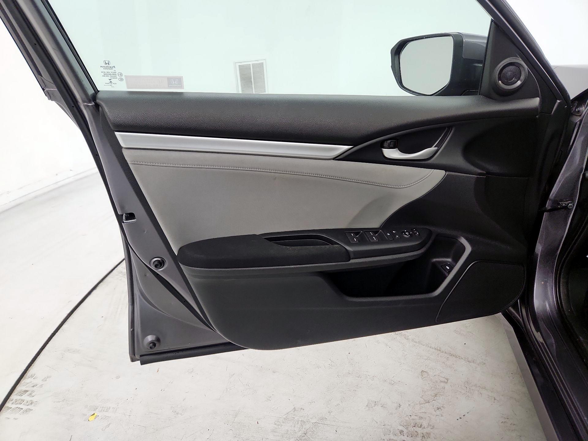 Thumbnail: 2018 Honda Civic - 10