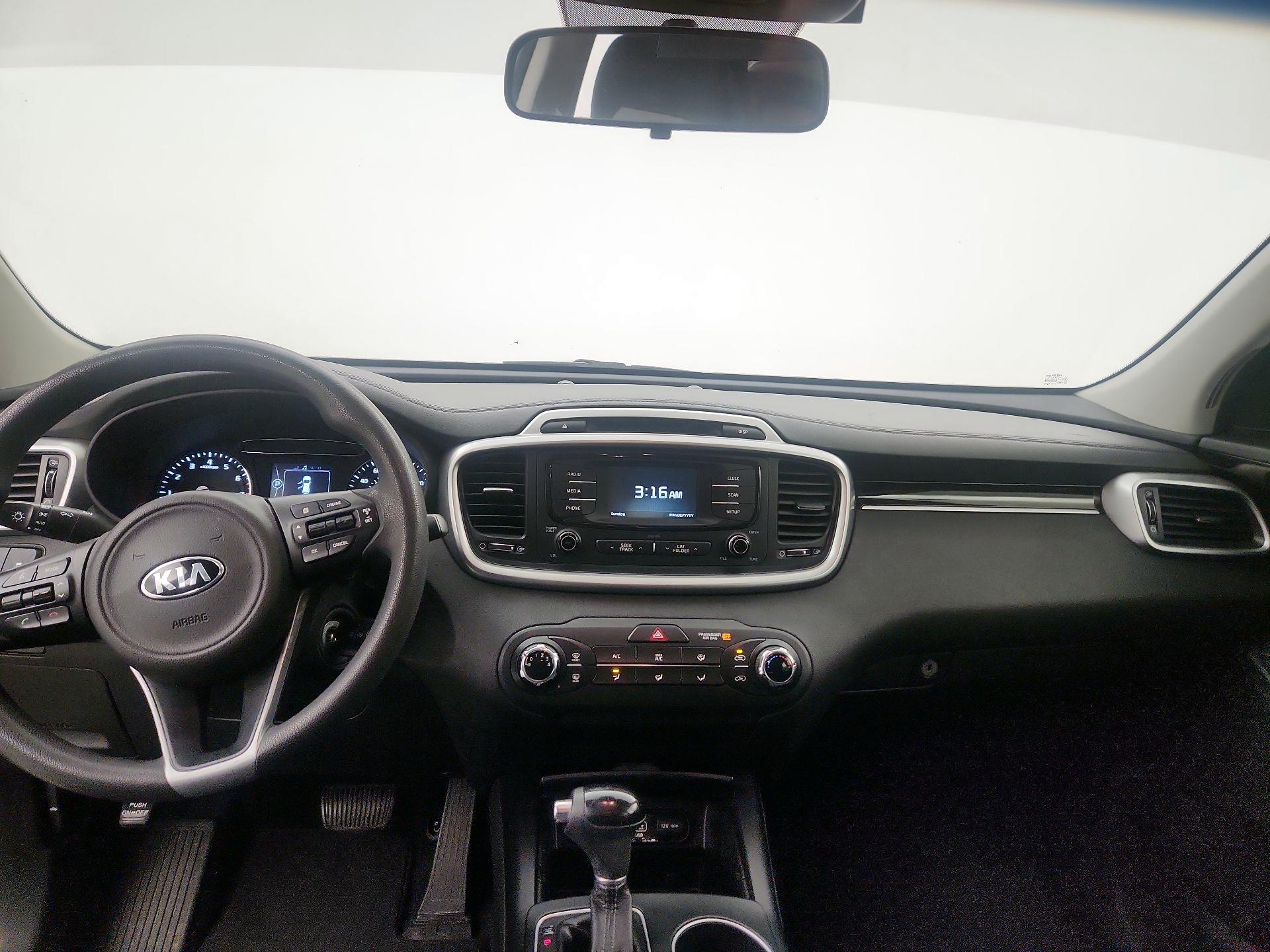 Thumbnail: 2016 Kia Sorento - 9