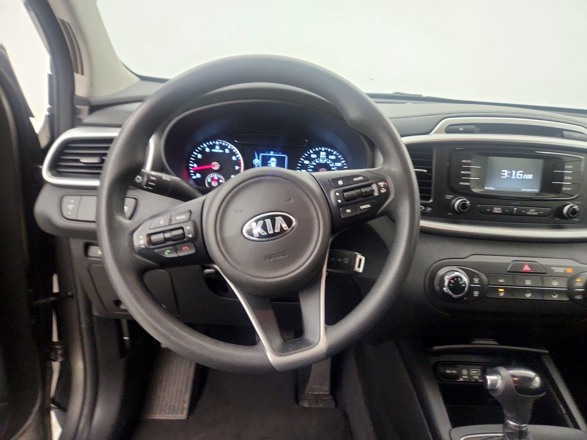 Thumbnail: 2016 Kia Sorento - 10