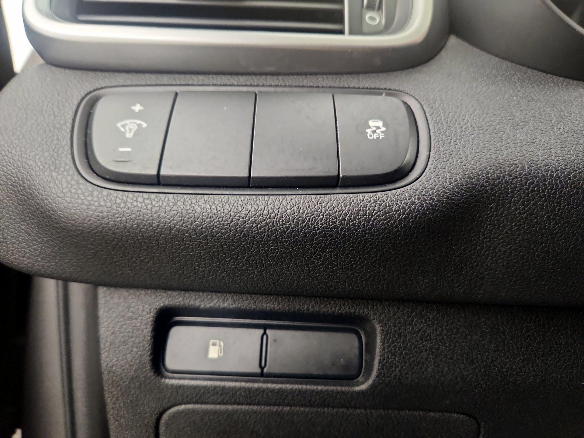 Thumbnail: 2016 Kia Sorento - 13