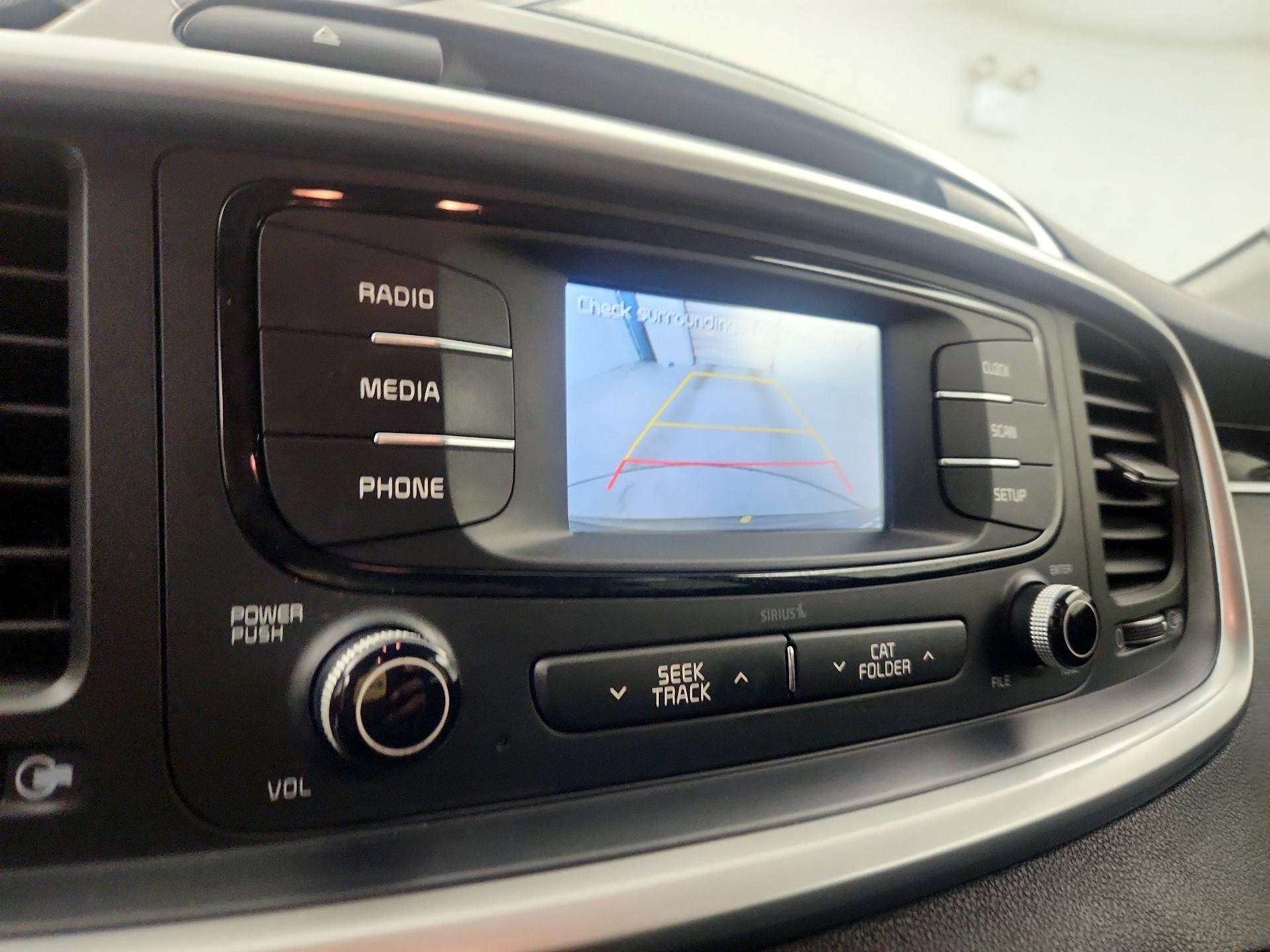 Thumbnail: 2016 Kia Sorento - 14