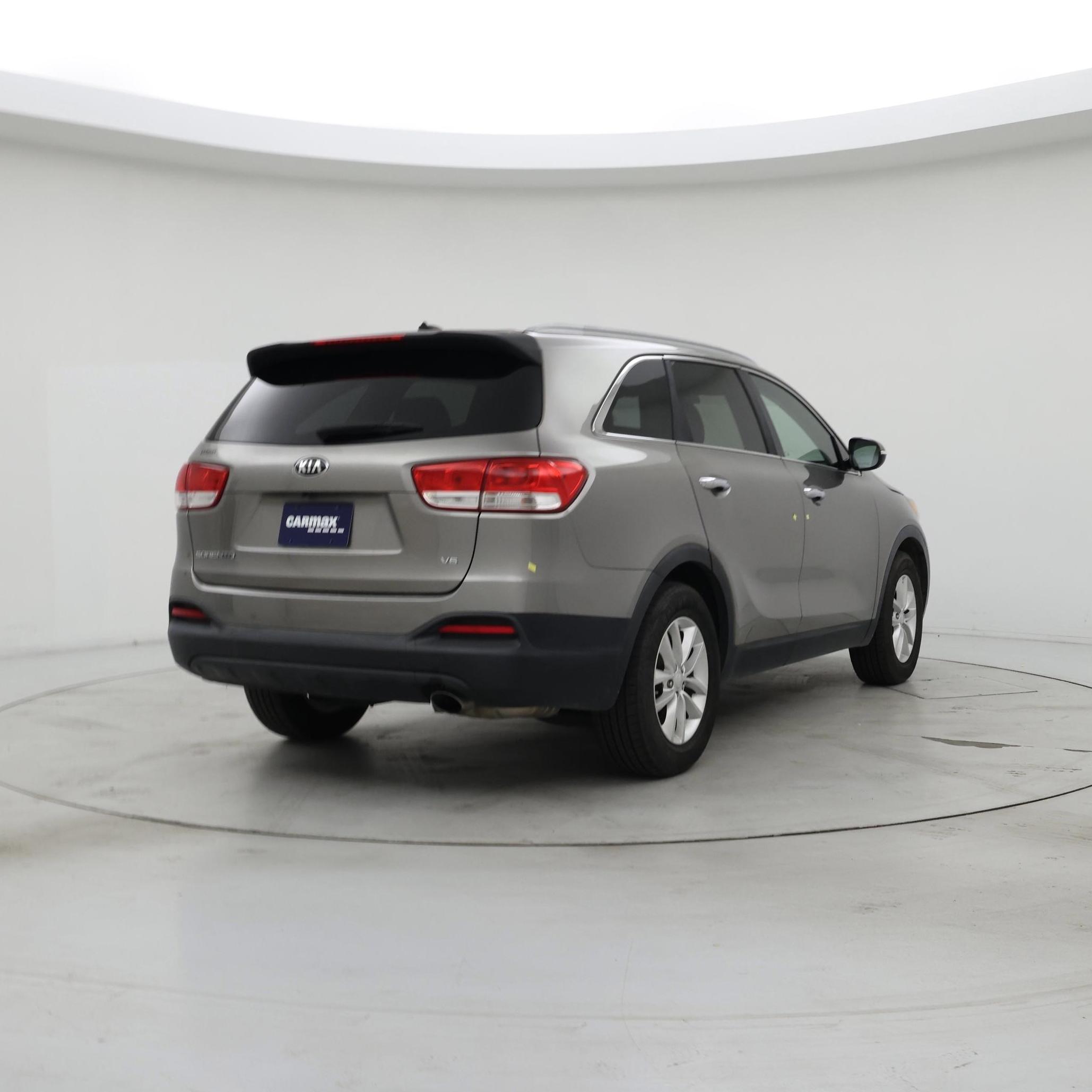 Thumbnail: 2016 Kia Sorento - 8