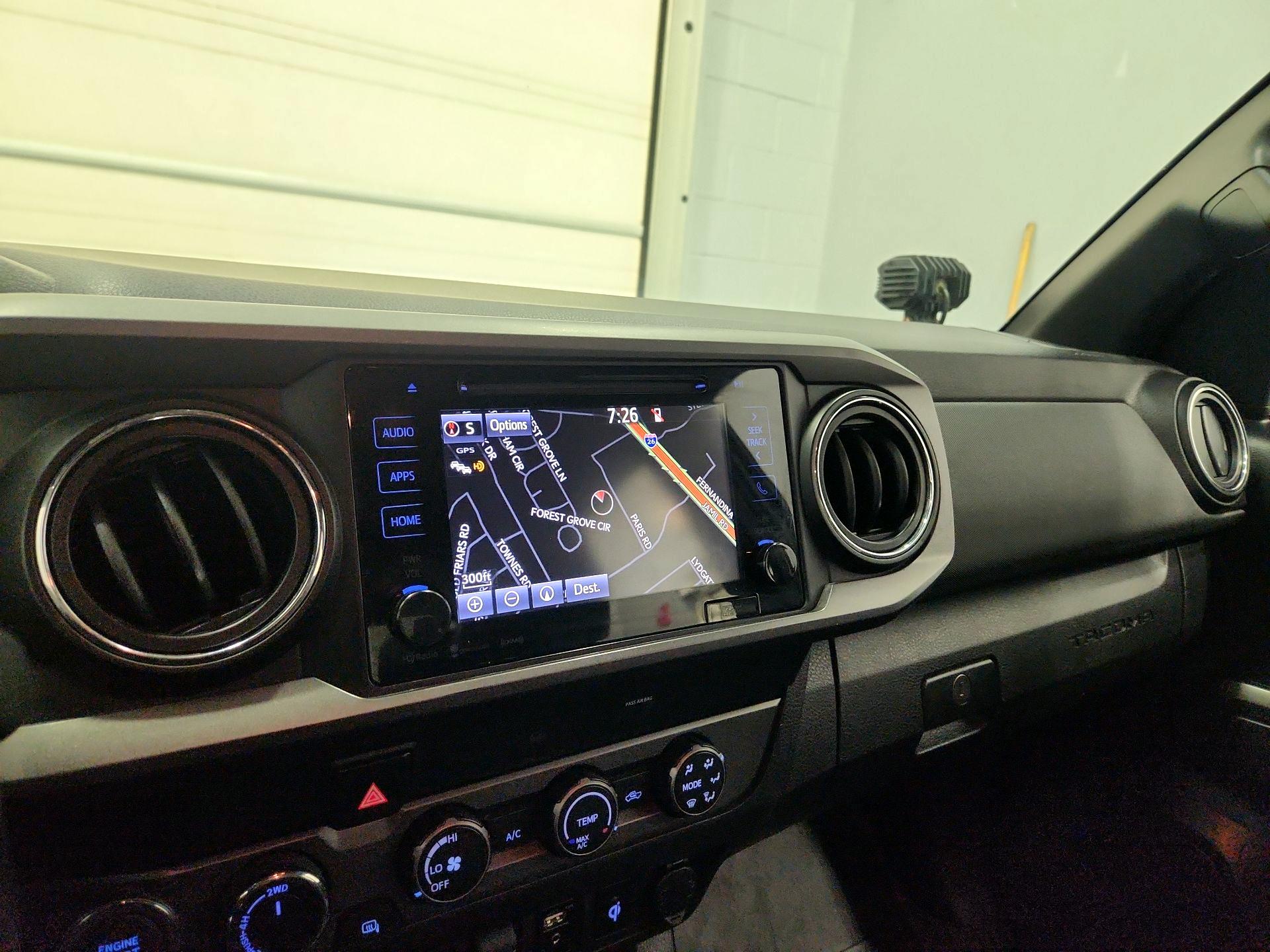 Thumbnail: 2019 Toyota Tacoma - 14