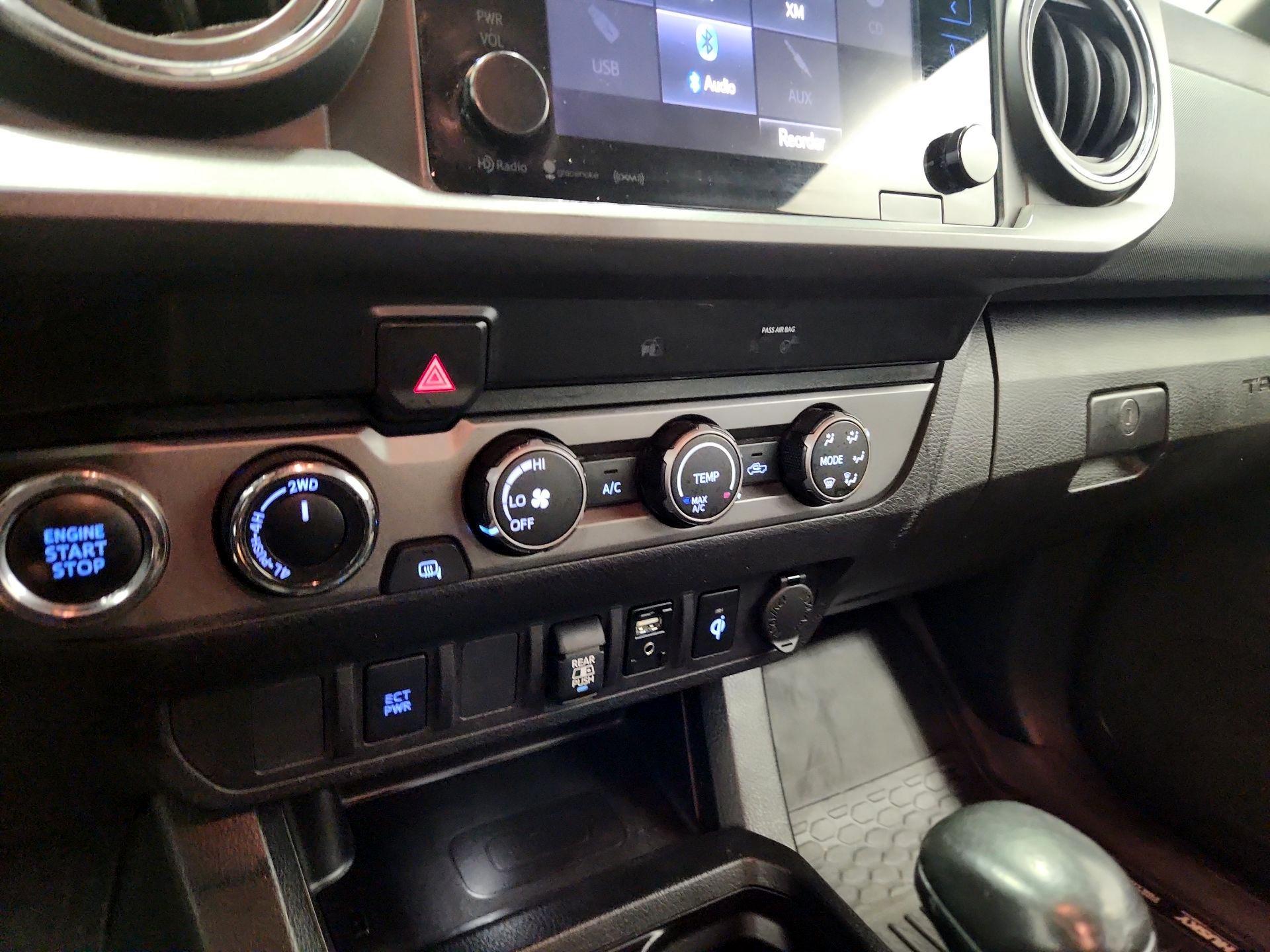 Thumbnail: 2019 Toyota Tacoma - 17