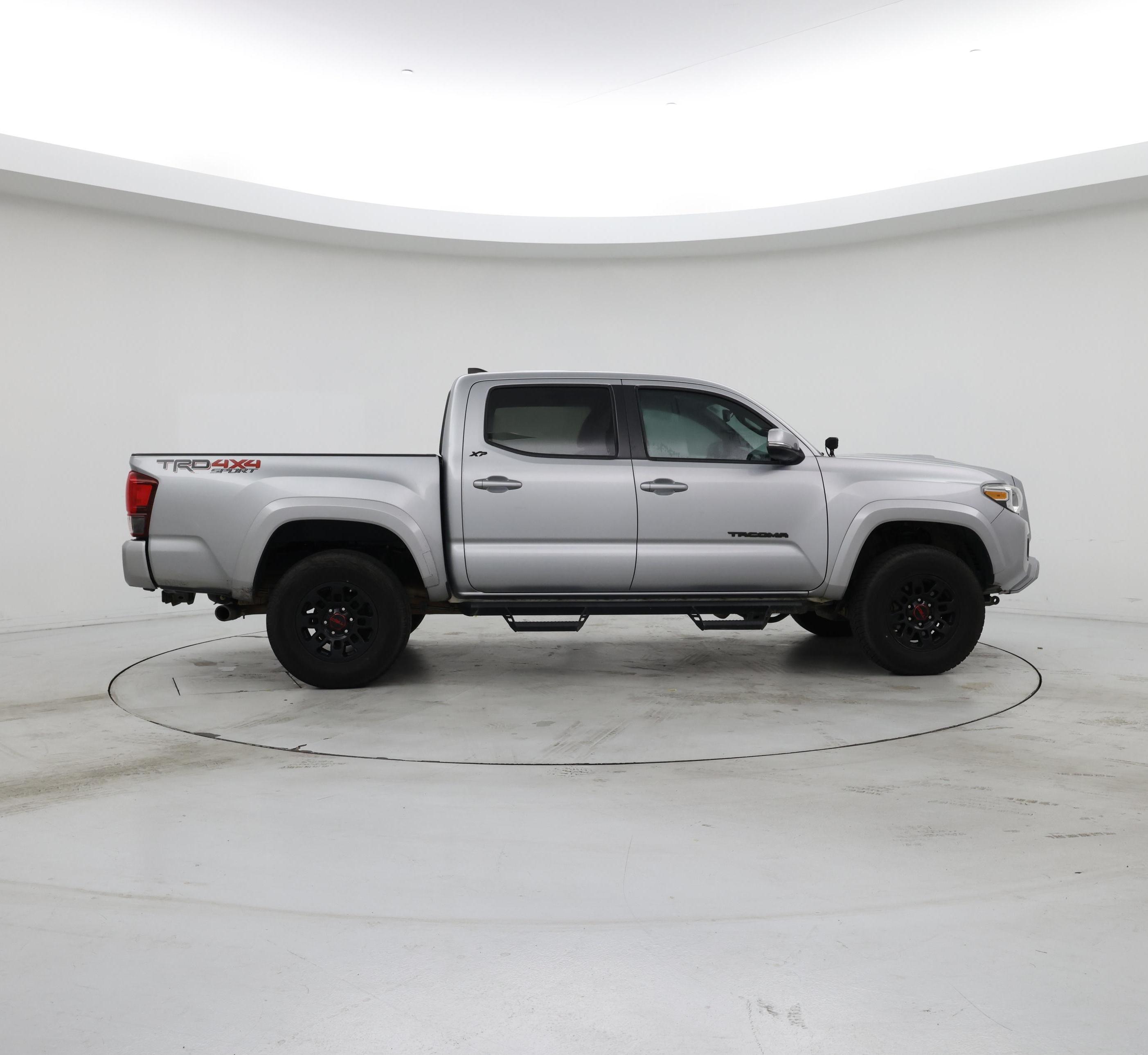 Thumbnail: 2019 Toyota Tacoma - 7