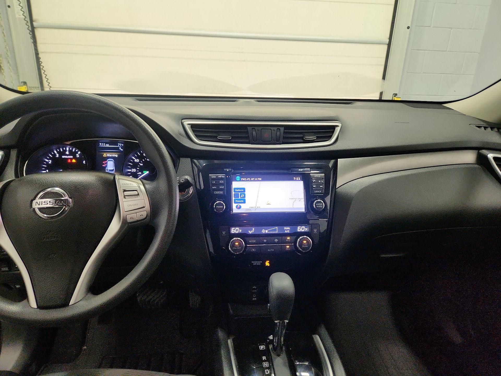 Thumbnail: 2016 Nissan Rogue - 9