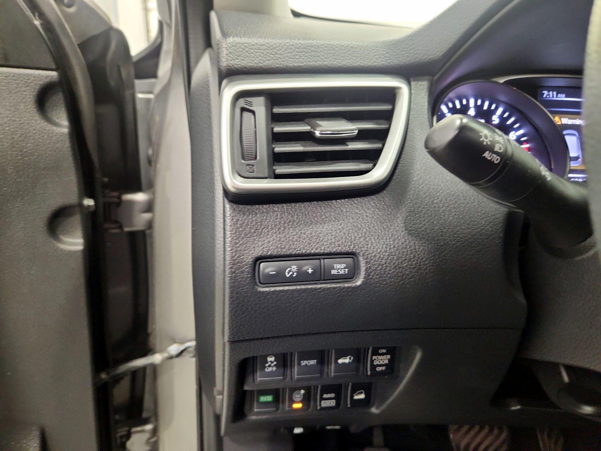 Thumbnail: 2016 Nissan Rogue - 13