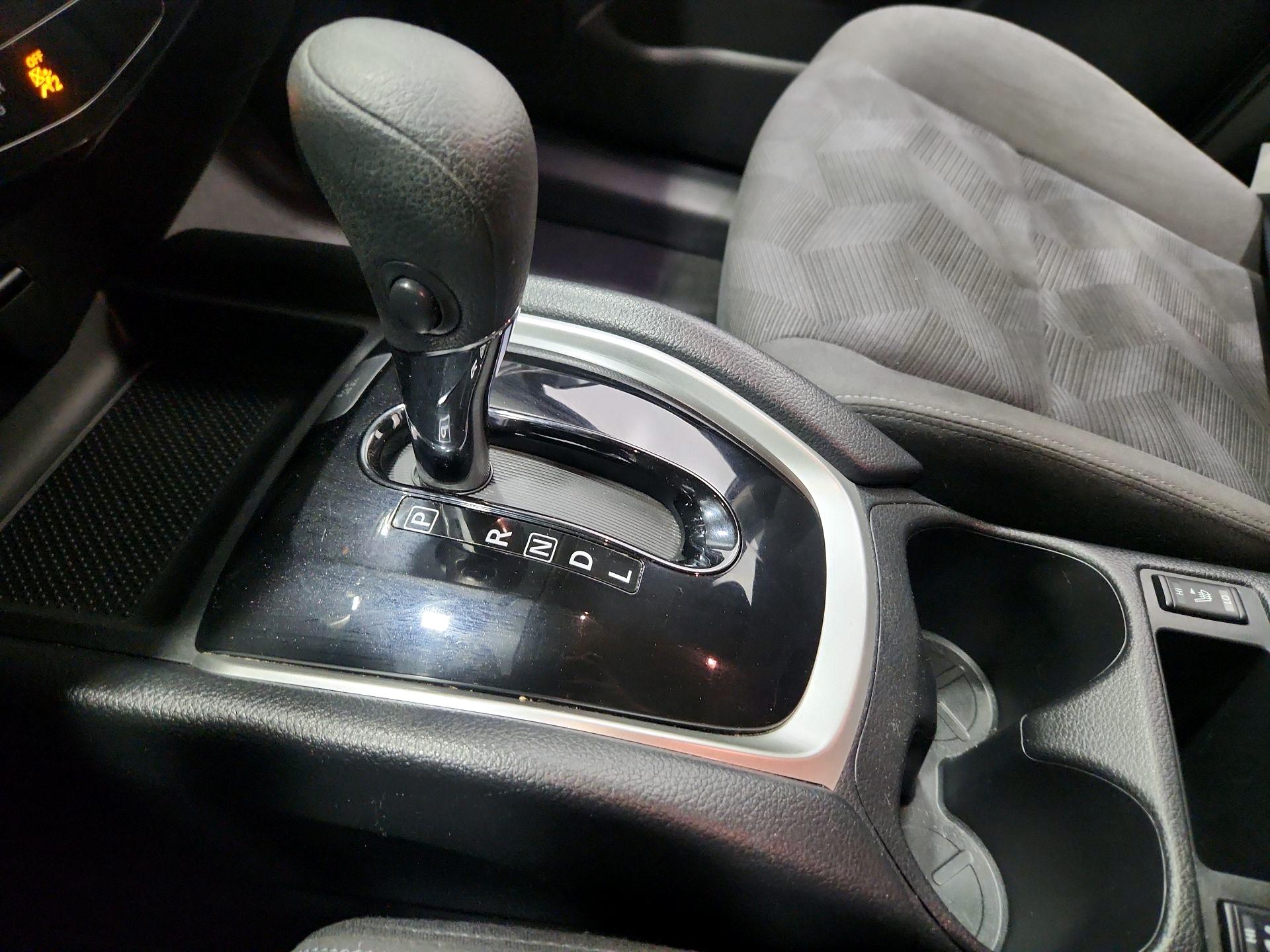 Thumbnail: 2016 Nissan Rogue - 18