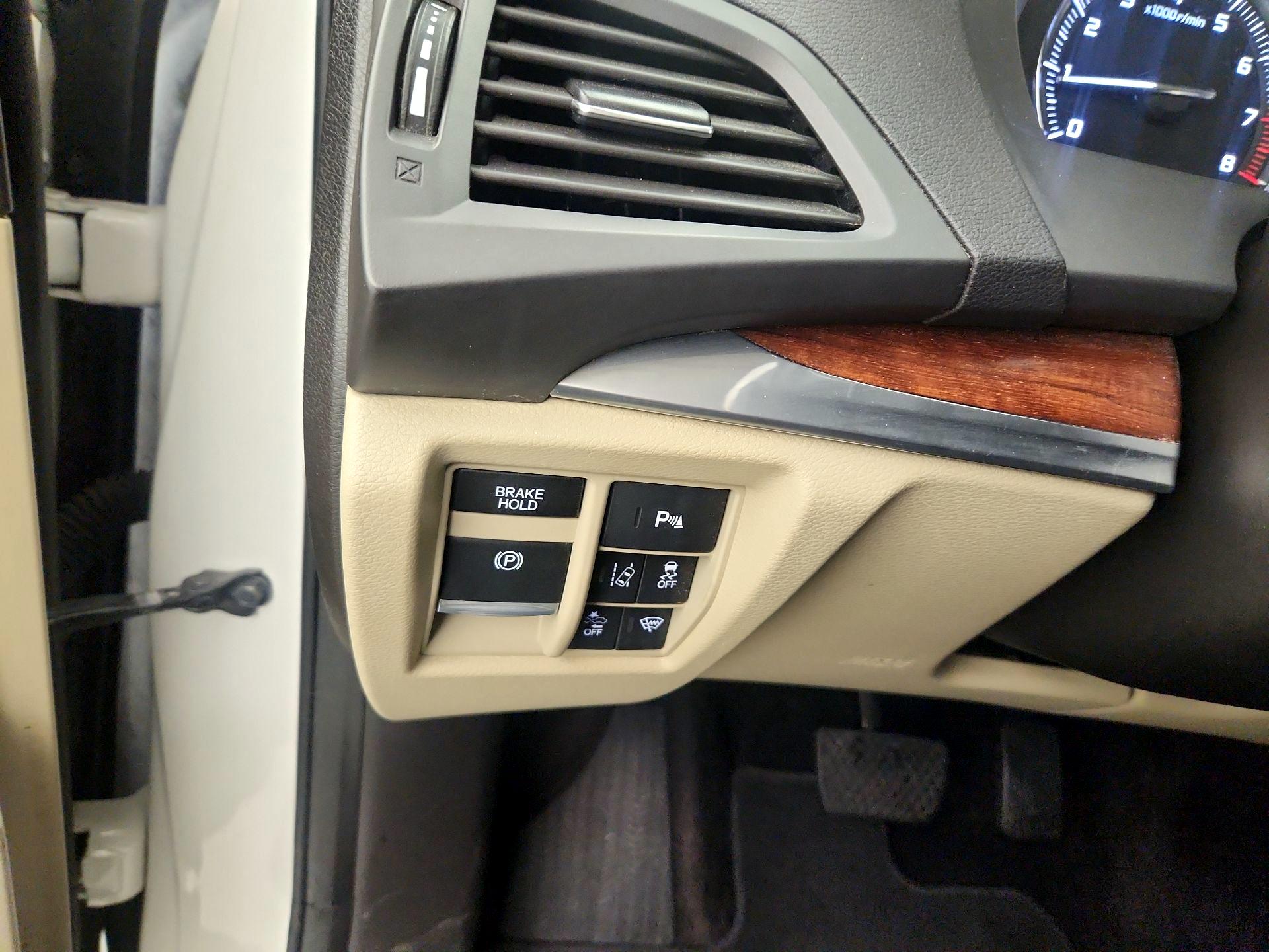 Thumbnail: 2017 Acura MDX - 13