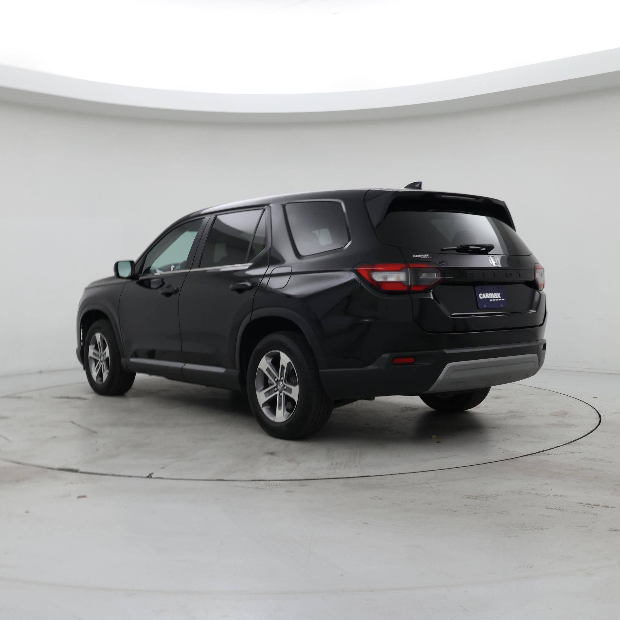 Thumbnail: 2023 Honda Pilot - 2