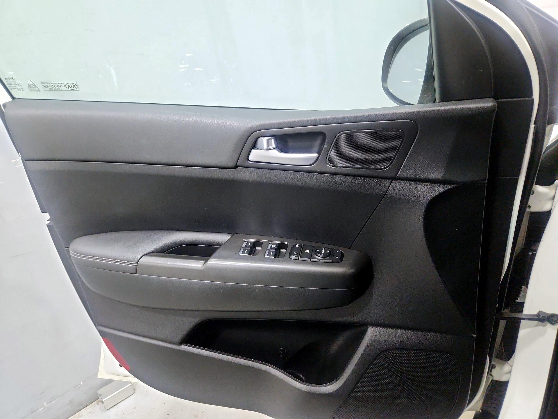 Thumbnail: 2022 Kia Sportage - 12