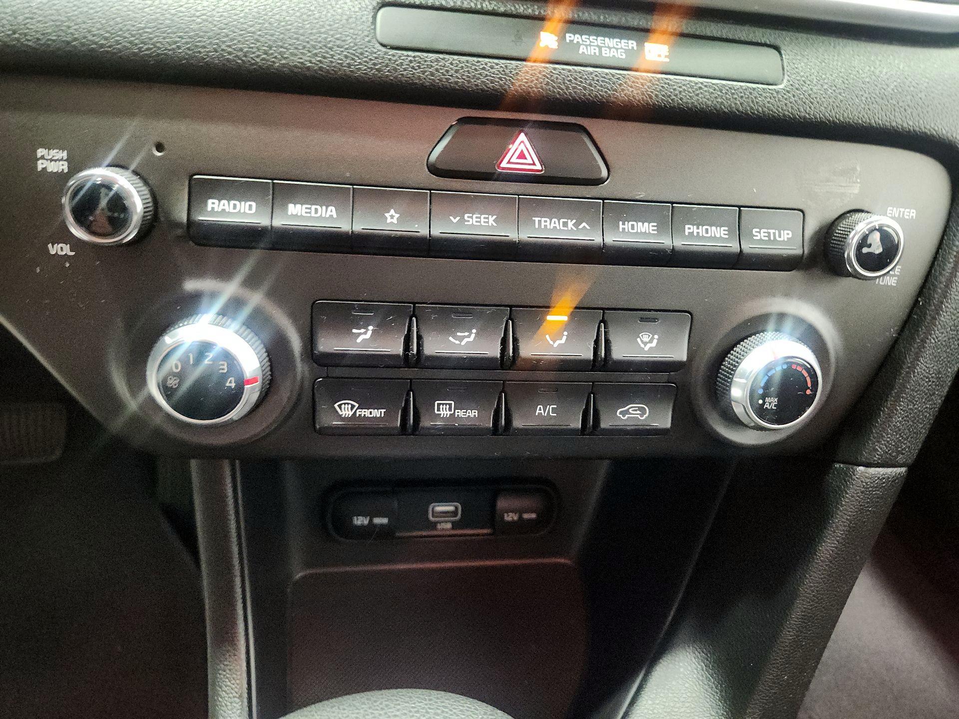 Thumbnail: 2022 Kia Sportage - 16