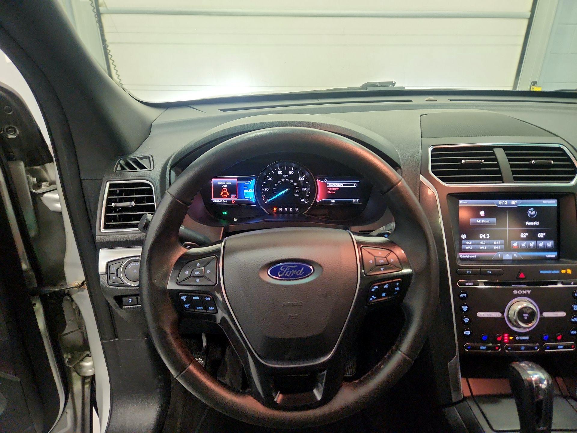 Thumbnail: 2016 Ford Explorer - 10