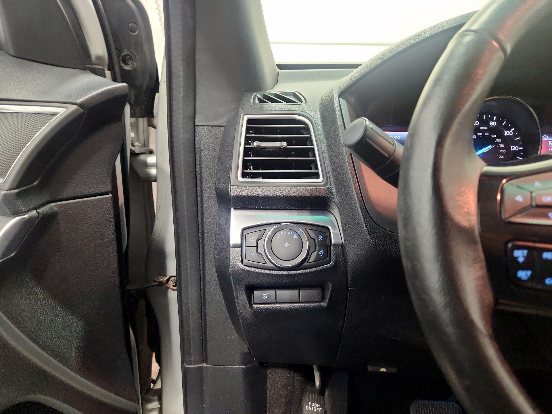 Thumbnail: 2016 Ford Explorer - 13