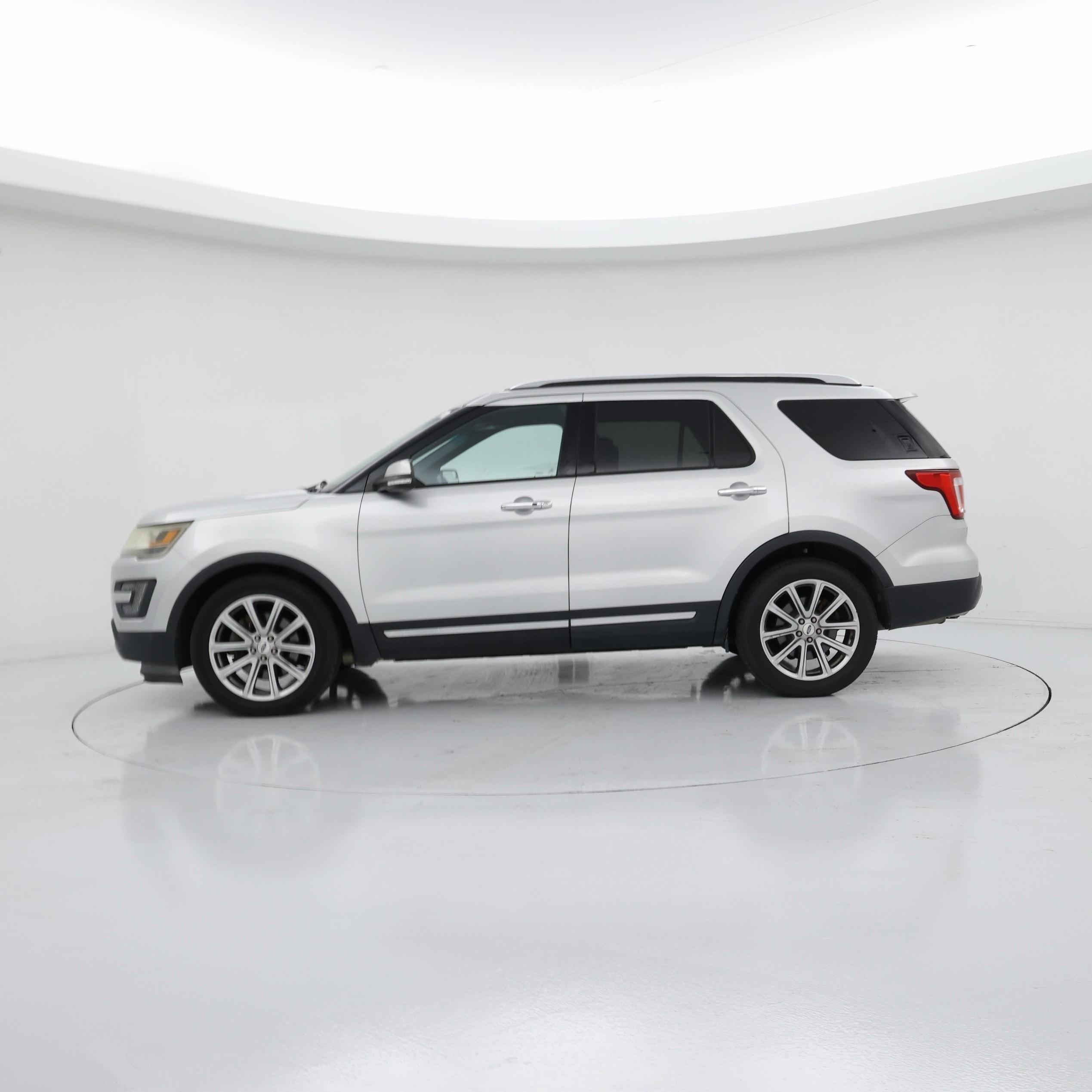 Thumbnail: 2016 Ford Explorer - 3