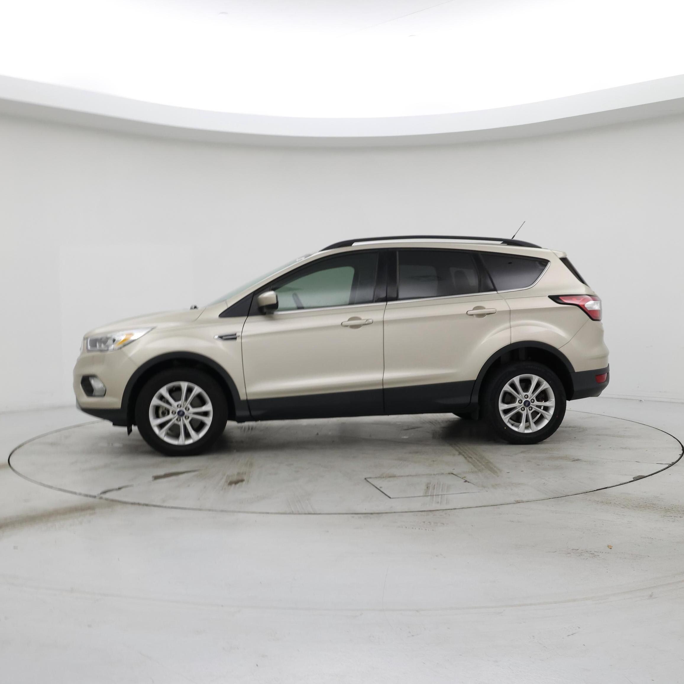 Thumbnail: 2018 Ford Escape - 3