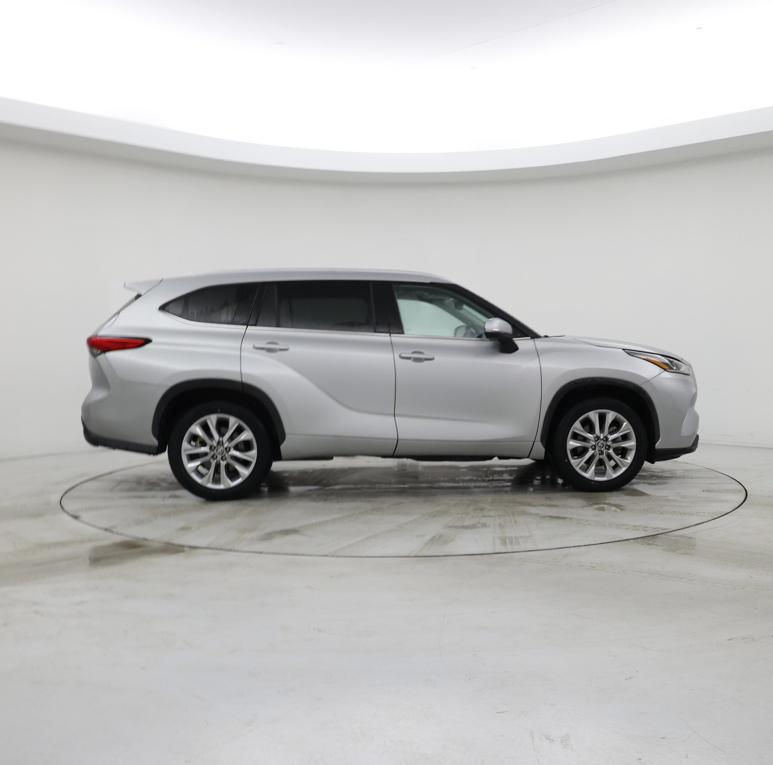 Thumbnail: 2023 Toyota Highlander - 7